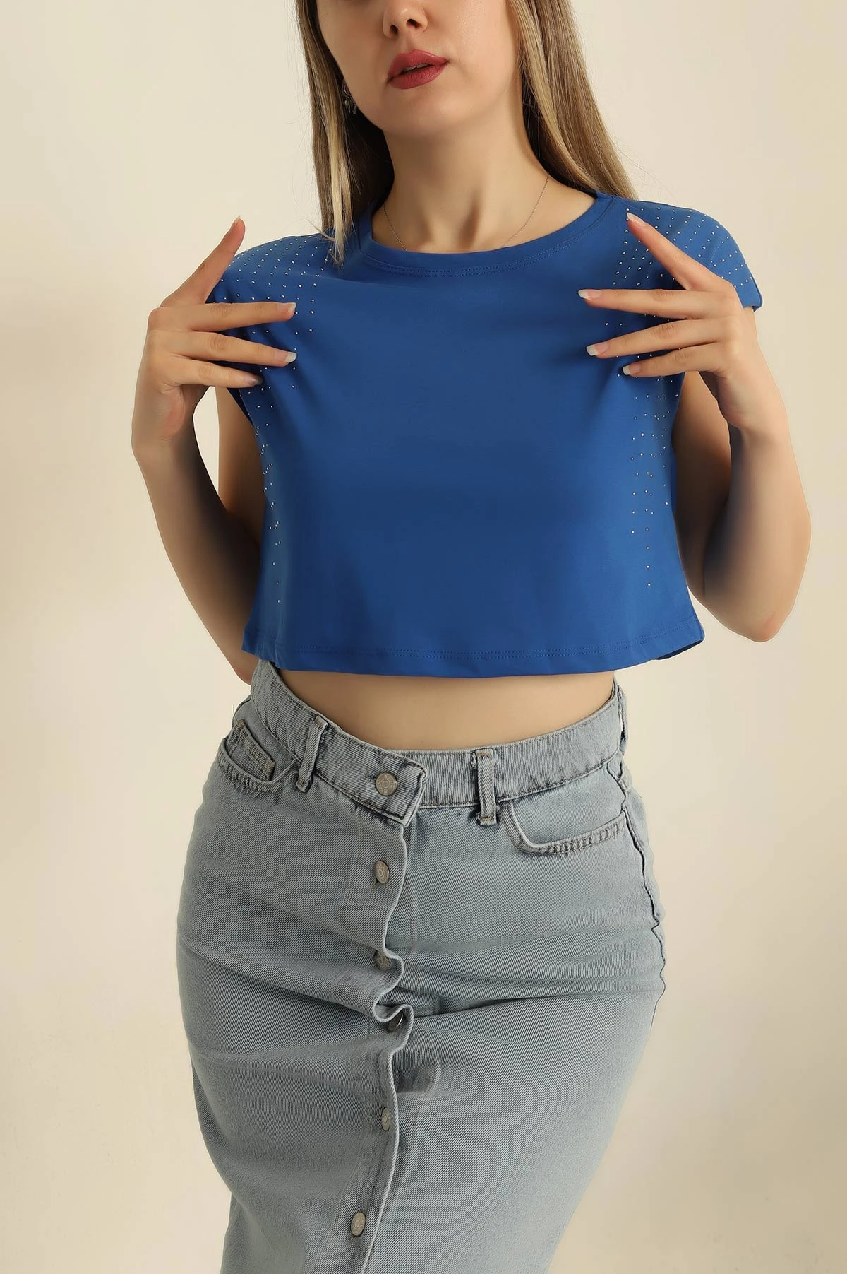 Saks Mavisi Omuz Vatkalı Taşlı Crop Bluz 266196 ModamızBir