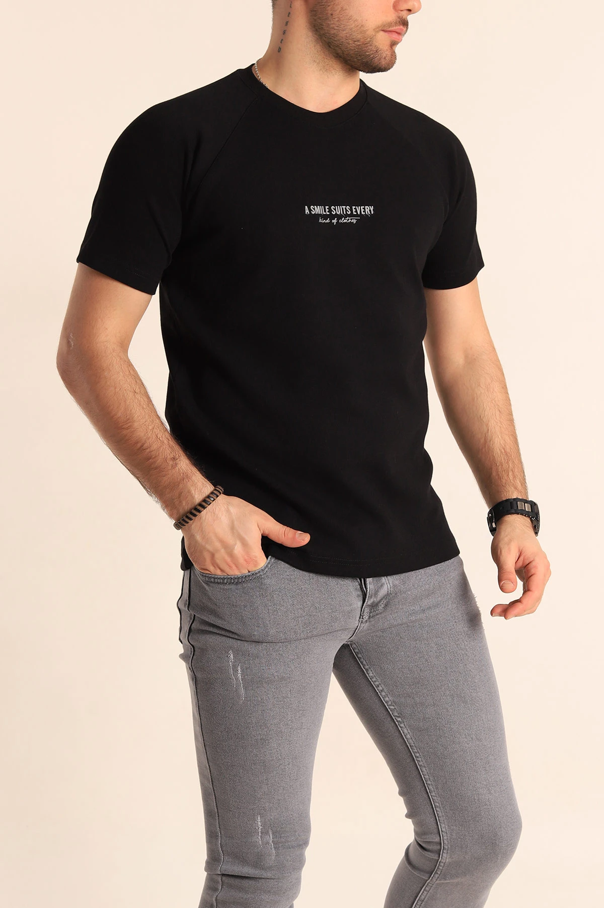 Siyah Slim Fit İki İp Reglan Kol Kabartma Yazı Detay Erkek Tişört