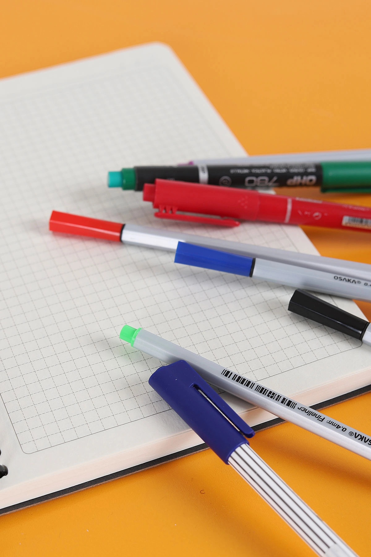 17x24 Cm Tokaç Siyah Kapak Lazer Kesim Kareli Defter 100 Yaprak 302393