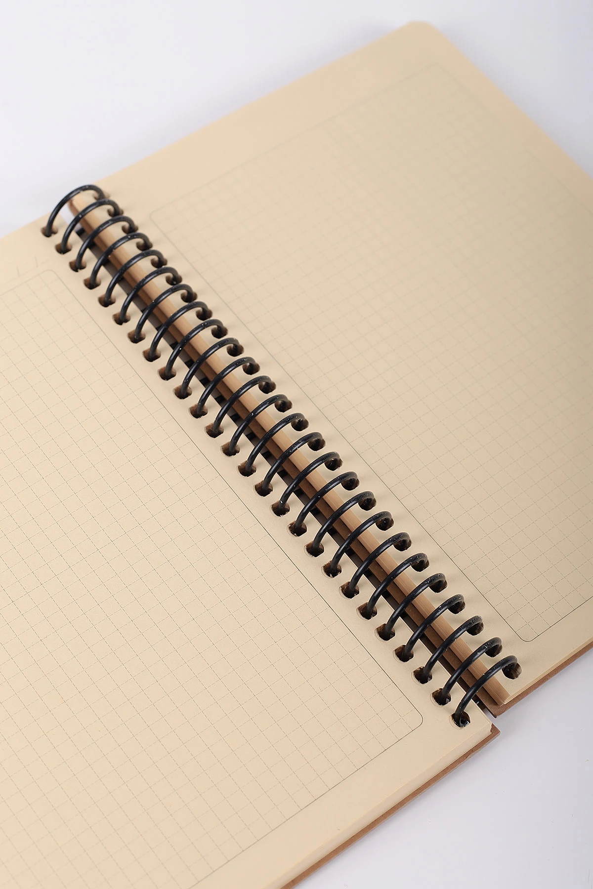 17x24 Tokaç Kraft Kapak Lazer Kesim 100 Yaprak Kareli Defter 413701