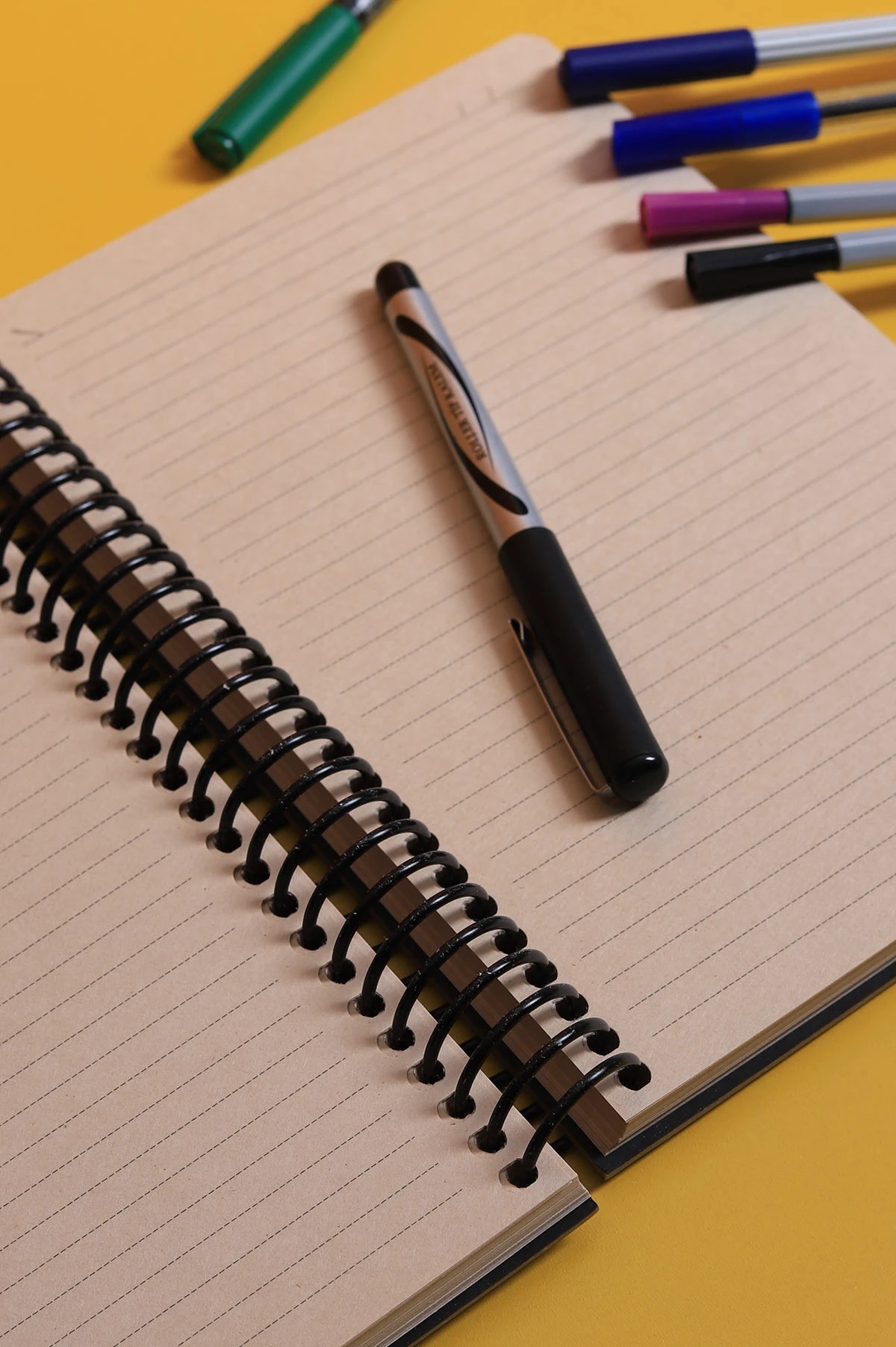 17x24 Tokaç Sert Kapak Çizgili Defter 100 Yaprak 296484