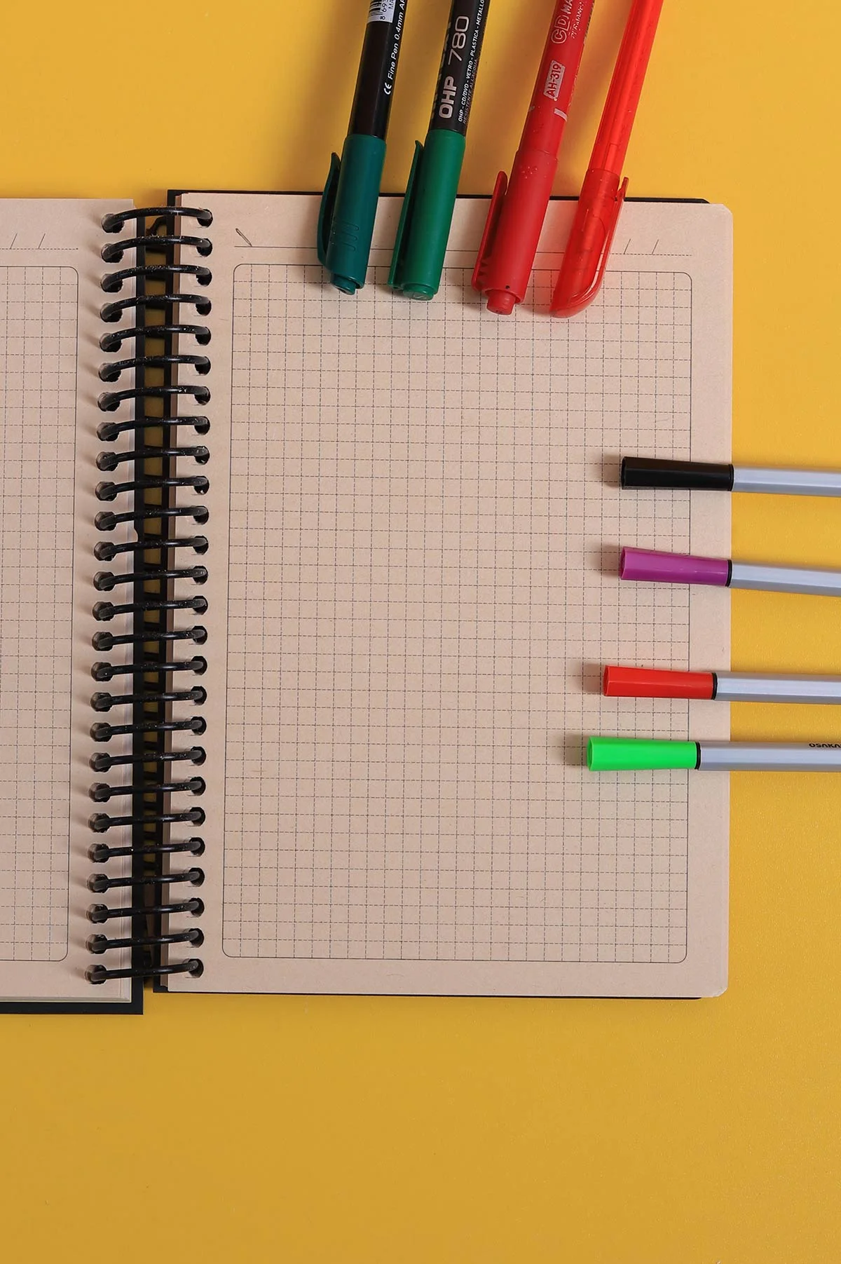 17x24 Tokaç Sert Kapak Lazer Kesim Kareli Defter 100 Yaprak 296439