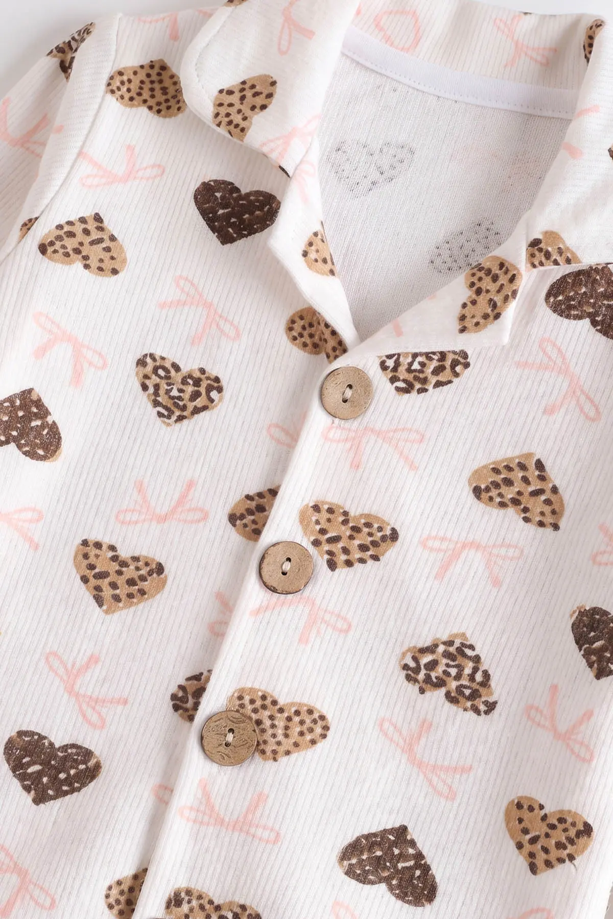 (2-6 Yaş)Leoparlı Kalp  Desenli Önden Düğmeli Hafif Şardonlu Fitilli Kız Çocuk Pijama Takım 491170