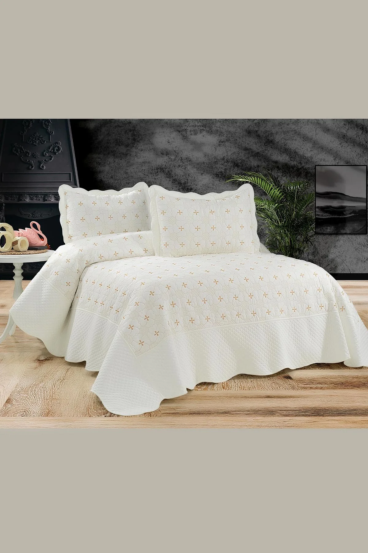 250X260 Cm Toyo Çift Kişilik Nakışlı Yatak Örtüsü 349929
