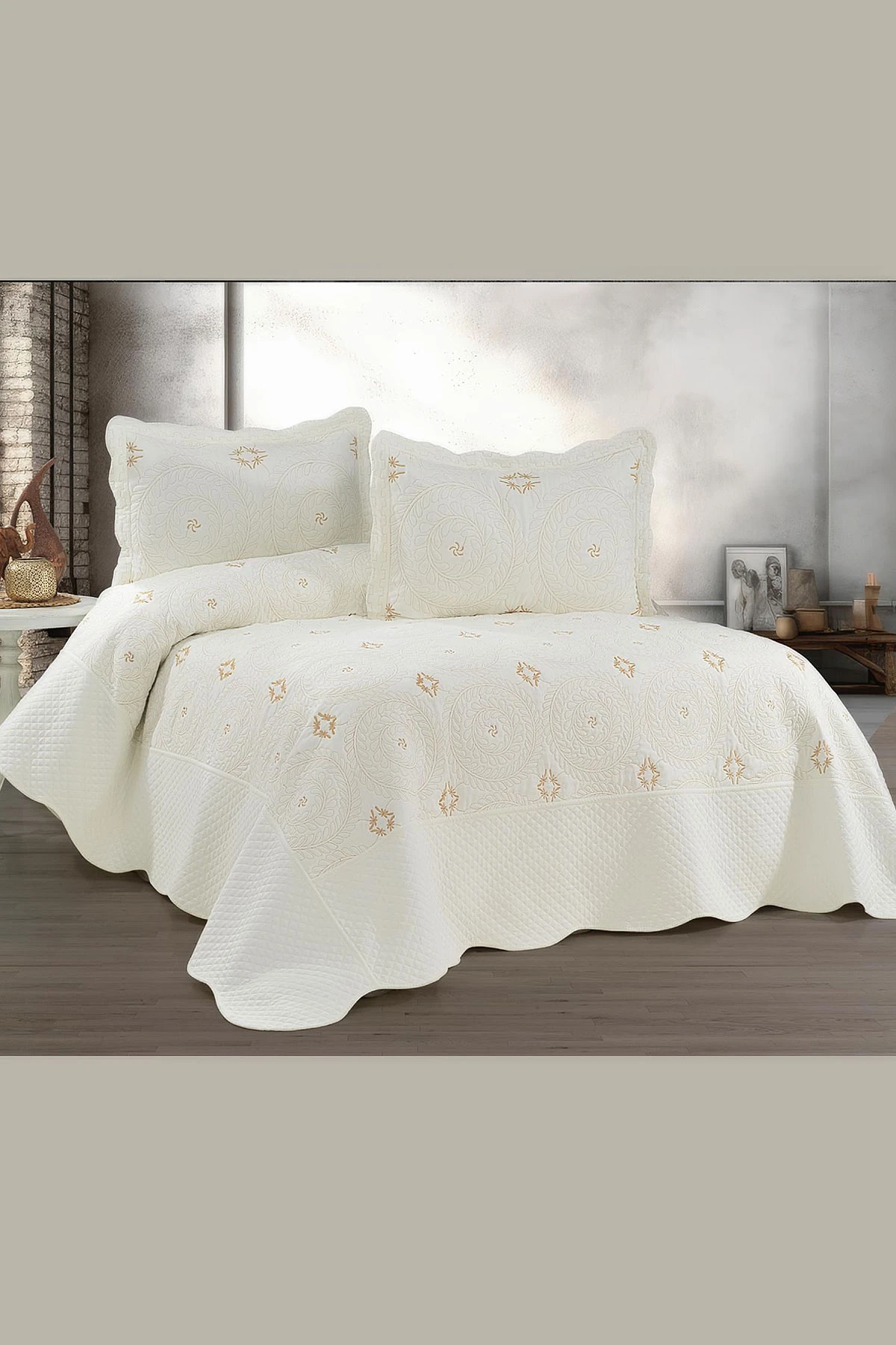 250X260 Cm Toyo Çift Kişilik Nakışlı Yatak Örtüsü 349931