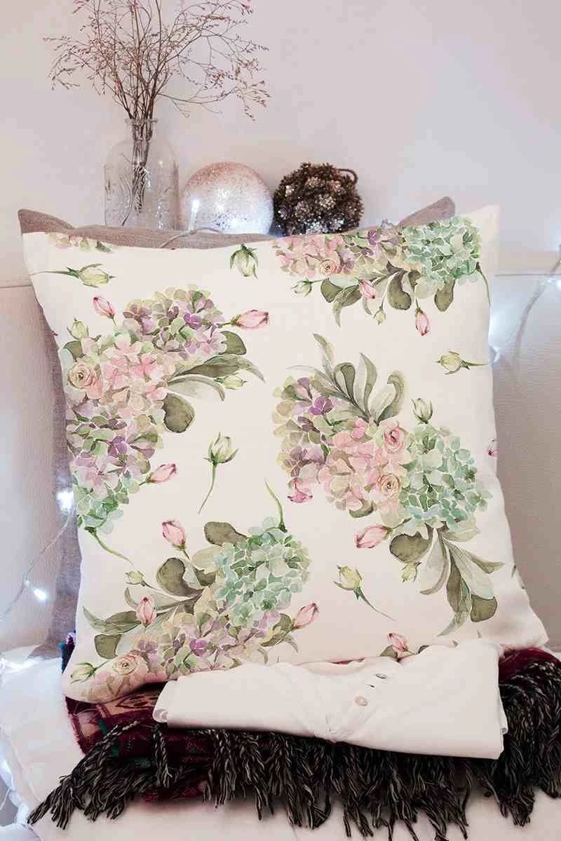 Beyaz 43x43 Dijital Baskılı Fermuarlı Modern Kırlent Kılıfı 252243