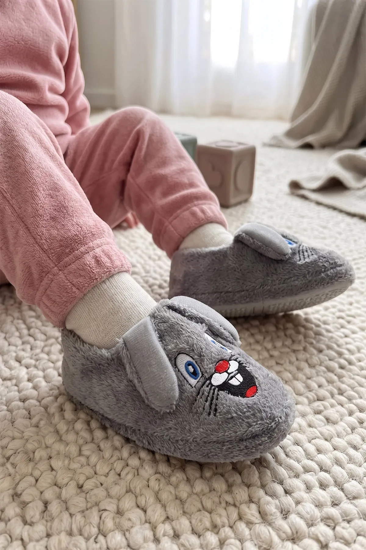 Antrasit ( 25 - 30 ) Peluş Figürlü Erkek Çocuk Panduf 488260