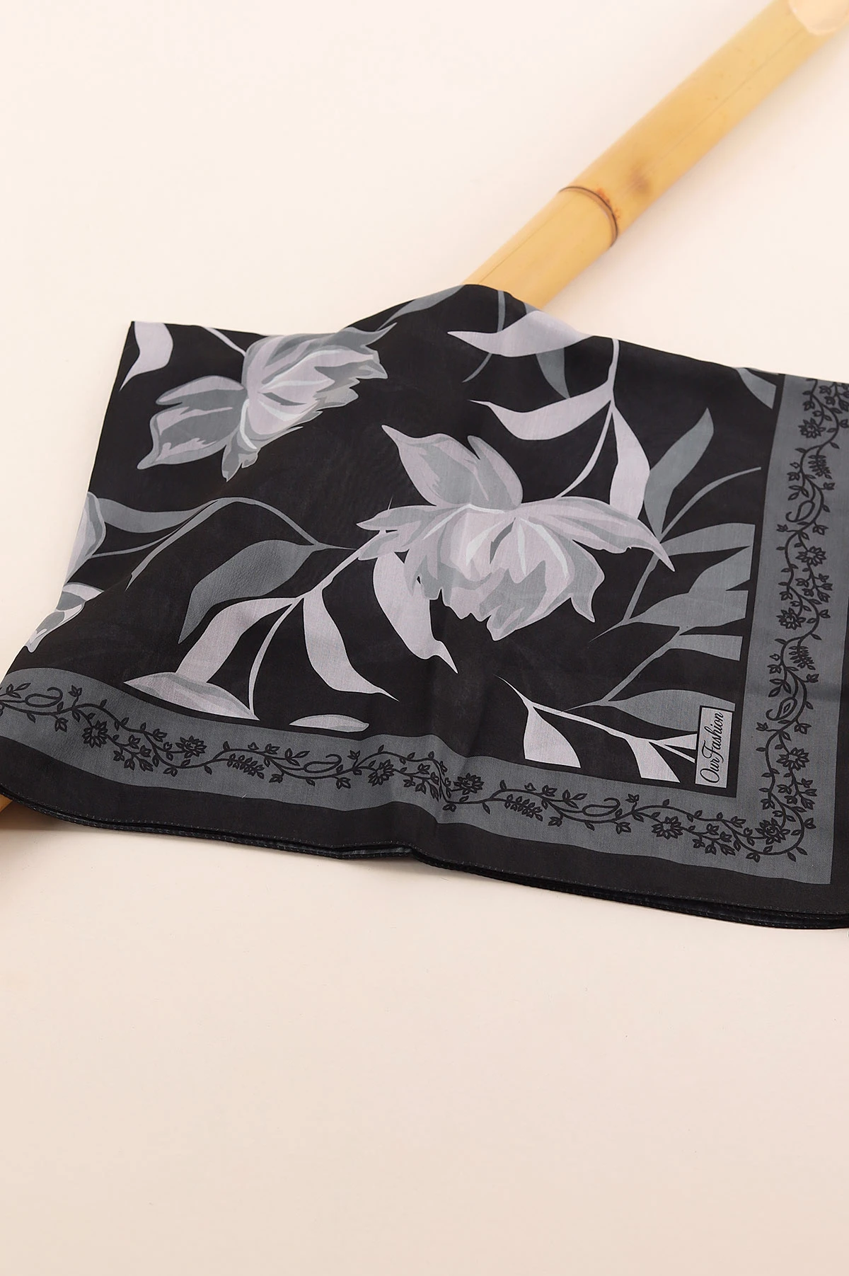Antrasit 75x180 Cm Our Fashion Dijital Baskılı Desenli Soft Şal 408660