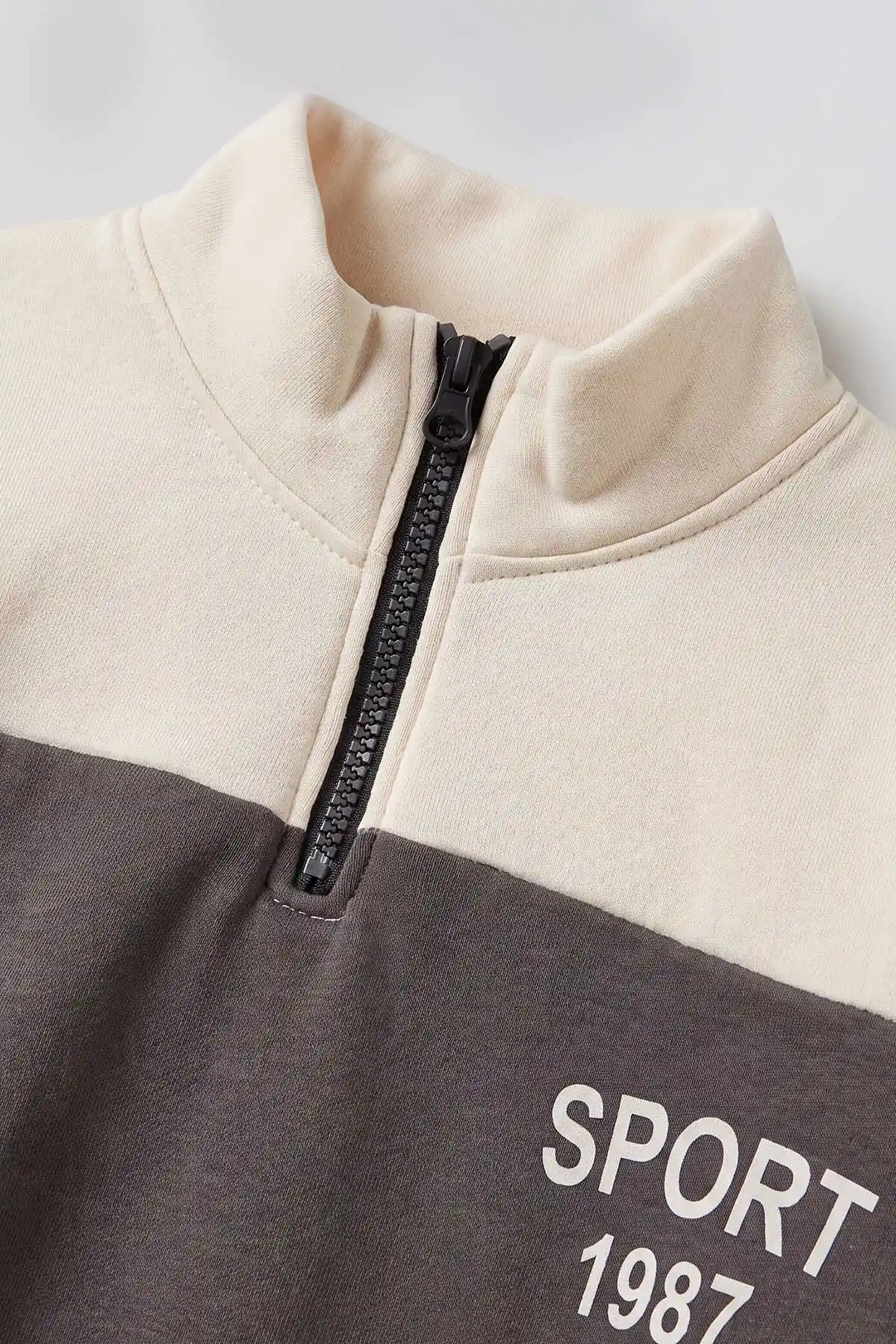 Antrasit Ekru (5-12 Yaş) Sports Baskılı Yarım Fermuarlı 3 İp Şardonlu Erkek Çocuk Sweatshirt 481749