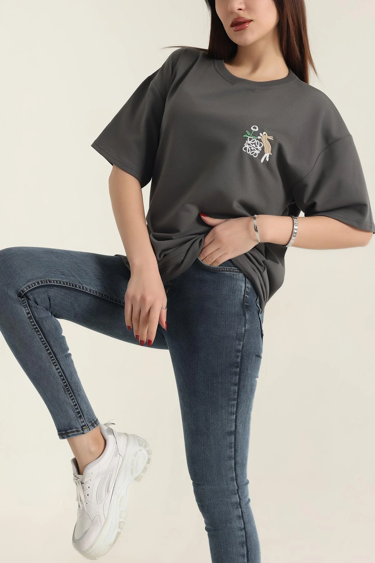 Antrasit Nakışlı Bisiklet Yaka Oversize İki Bayan Tişört 337660