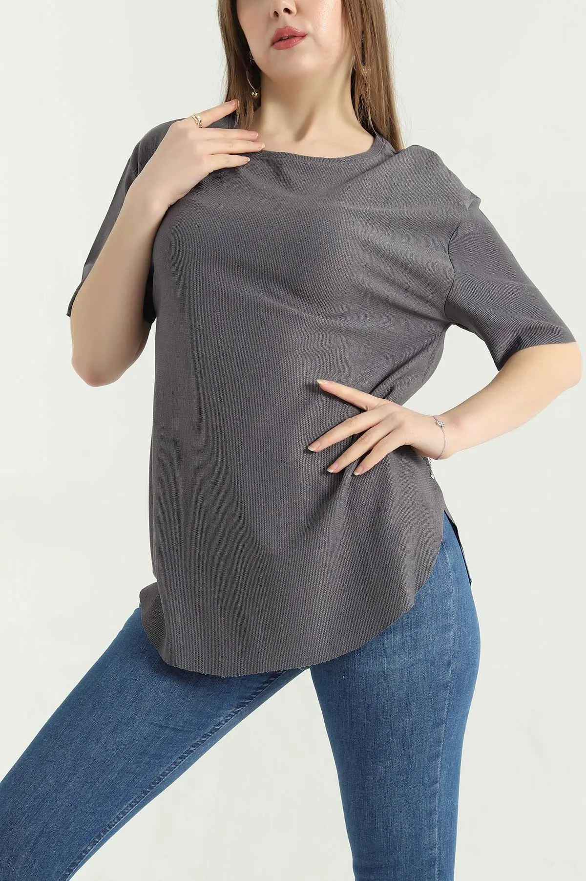 Antrasit Oval Kesim Dokulu Tişört 337673