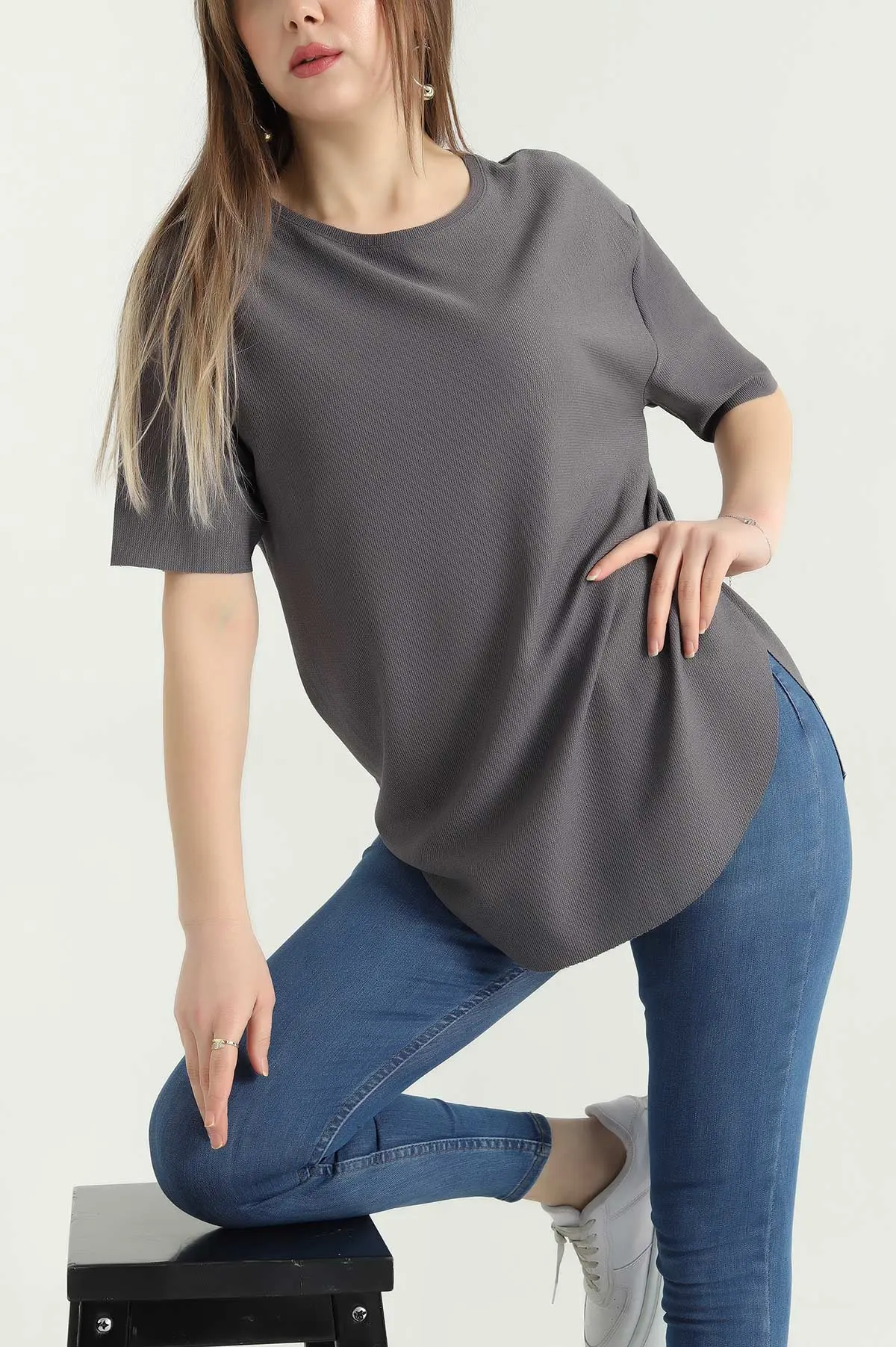 Antrasit Oval Kesim Dokulu Tişört 337673