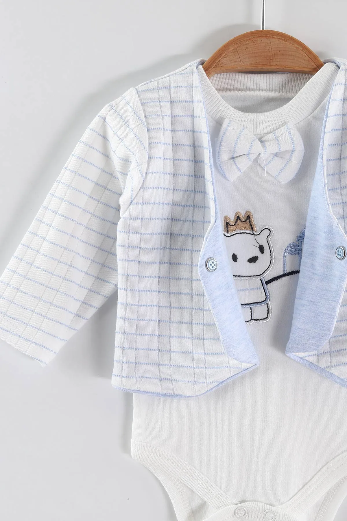Bebe Mavisi (0-9 Ay) Taçlı Ayı Nakışlı Zıbınlı ve Ceketli  Erkek Bebek 3'lü Takım 456348