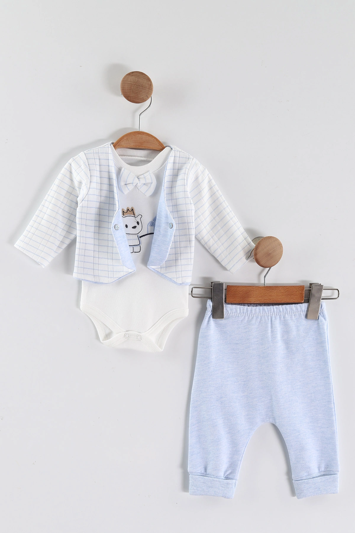 Bebe Mavisi (0-9 Ay) Taçlı Ayı Nakışlı Zıbınlı ve Ceketli  Erkek Bebek 3'lü Takım 456348