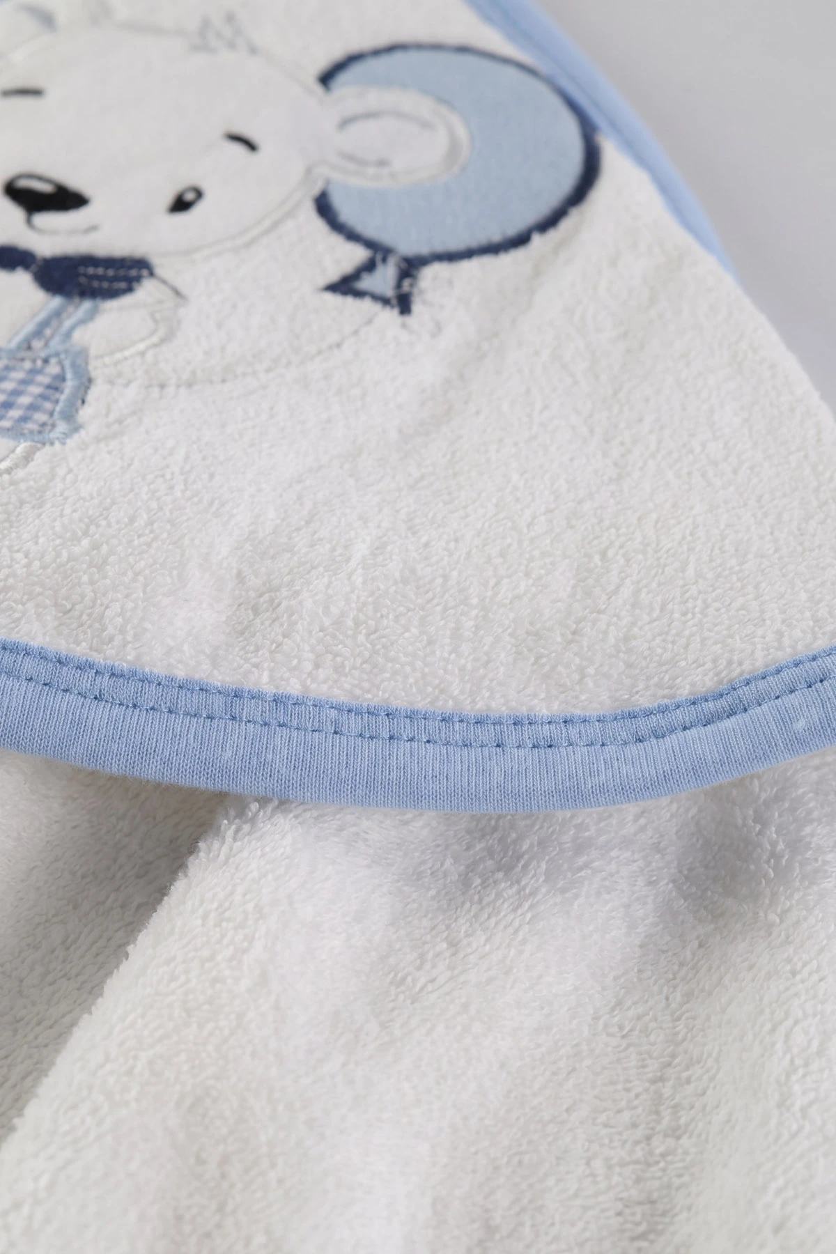 Bebe Mavisi Beyaz (0-6 Ay) Balonlu Ayıcık Nakışlı Çift Katlı Bebek Silgi Havlu 476272