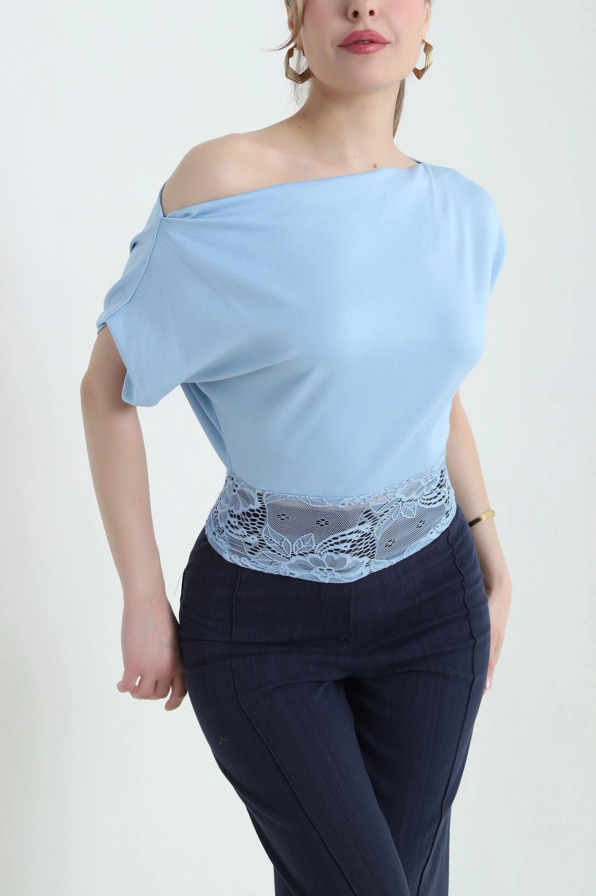 Bebe Mavisi Dantelli Geniş Yaka Kadın Oysho Bluz 432441