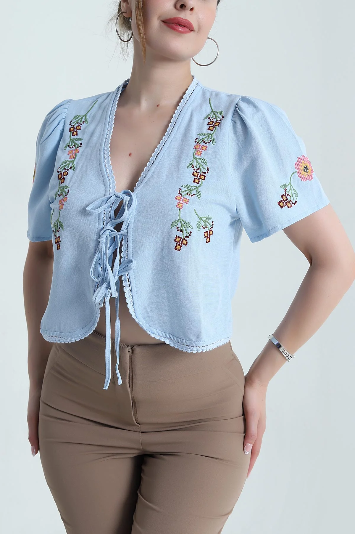 Bebe Mavisi Nakışlı Keten Kadın Bluz 475279
