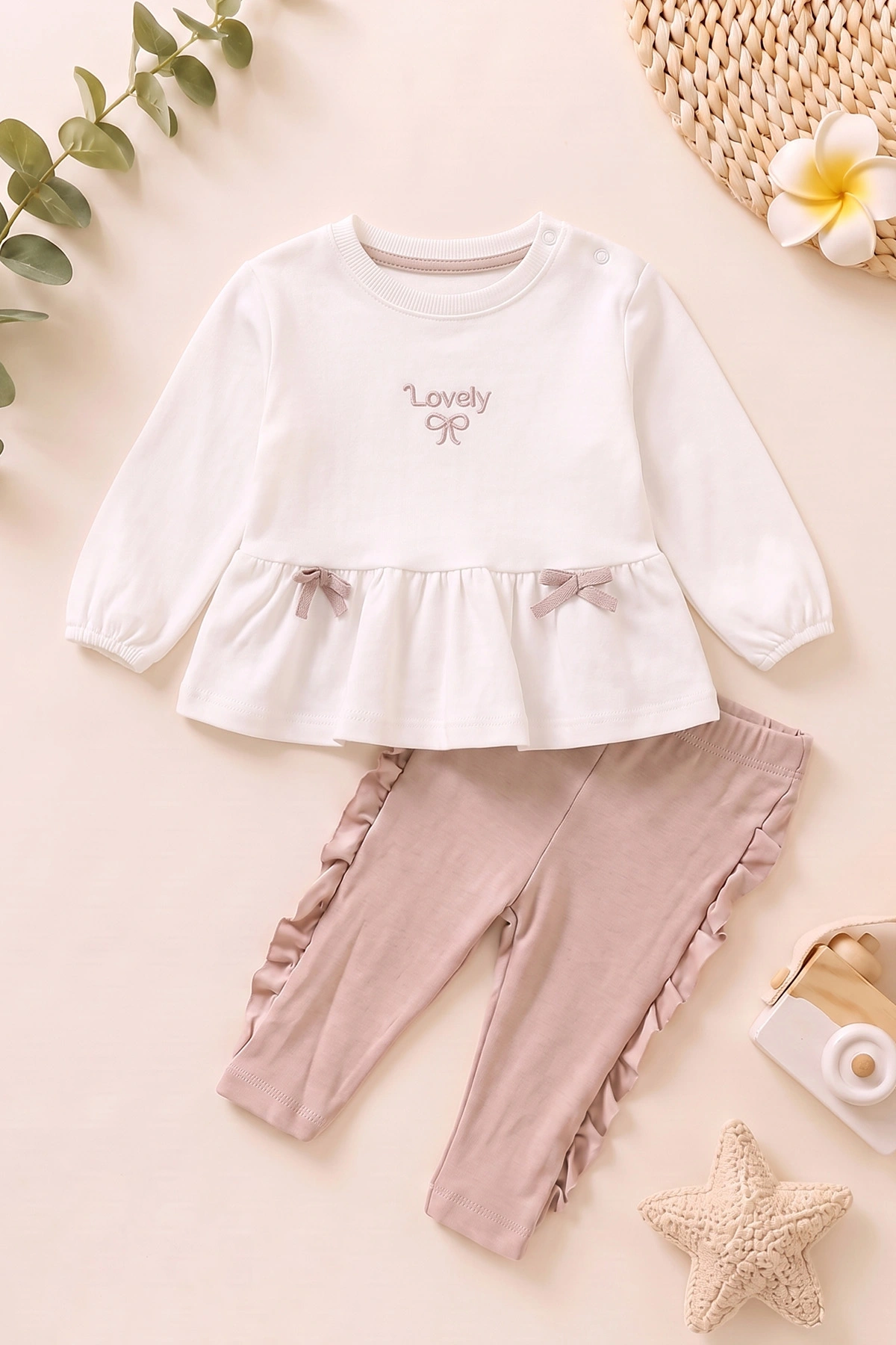Bej (0-12 Ay)Yeleği Fiyonk Detaylı Kız Bebek 3'lü Takım 473275