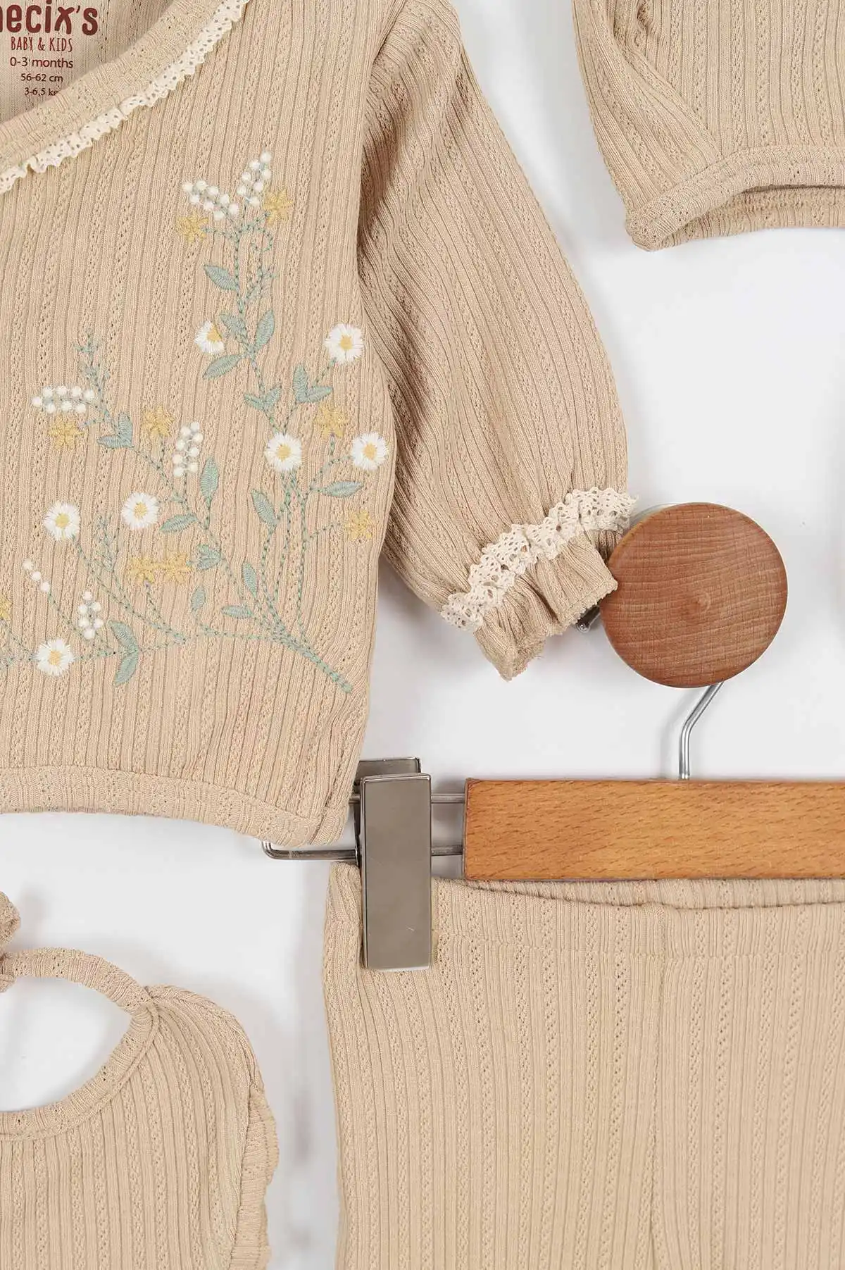 Bej (0-3 Ay)Çiçek Nakışlı Kız Bebek 5'li Zıbın Set 330788