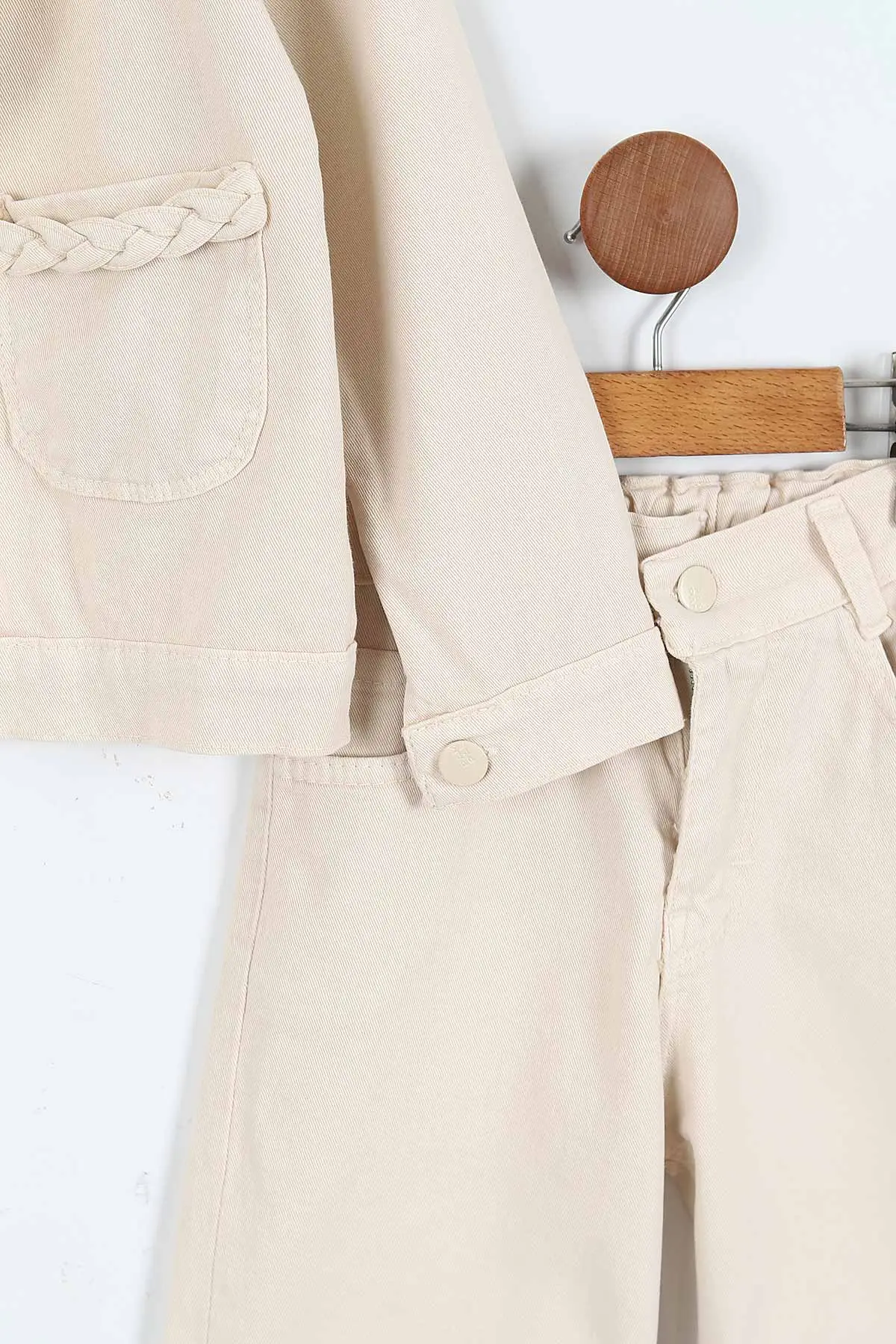 Bej (1-9 Yaş)Happy Baskılı Tişörtlü Gabardin Pantolon ve Ceketli    Kız Çocuk 3'lü Takım 413512