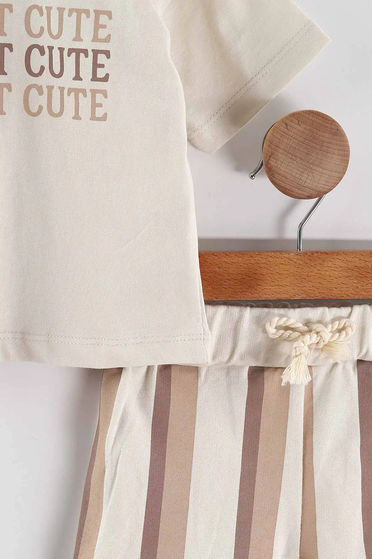 Bej (6-12 Ay-3-4 Yaş) Cute Baskılı Tişörtlü Çizgili Şortlu Erkek Çocuk Yazlık Takım 452952