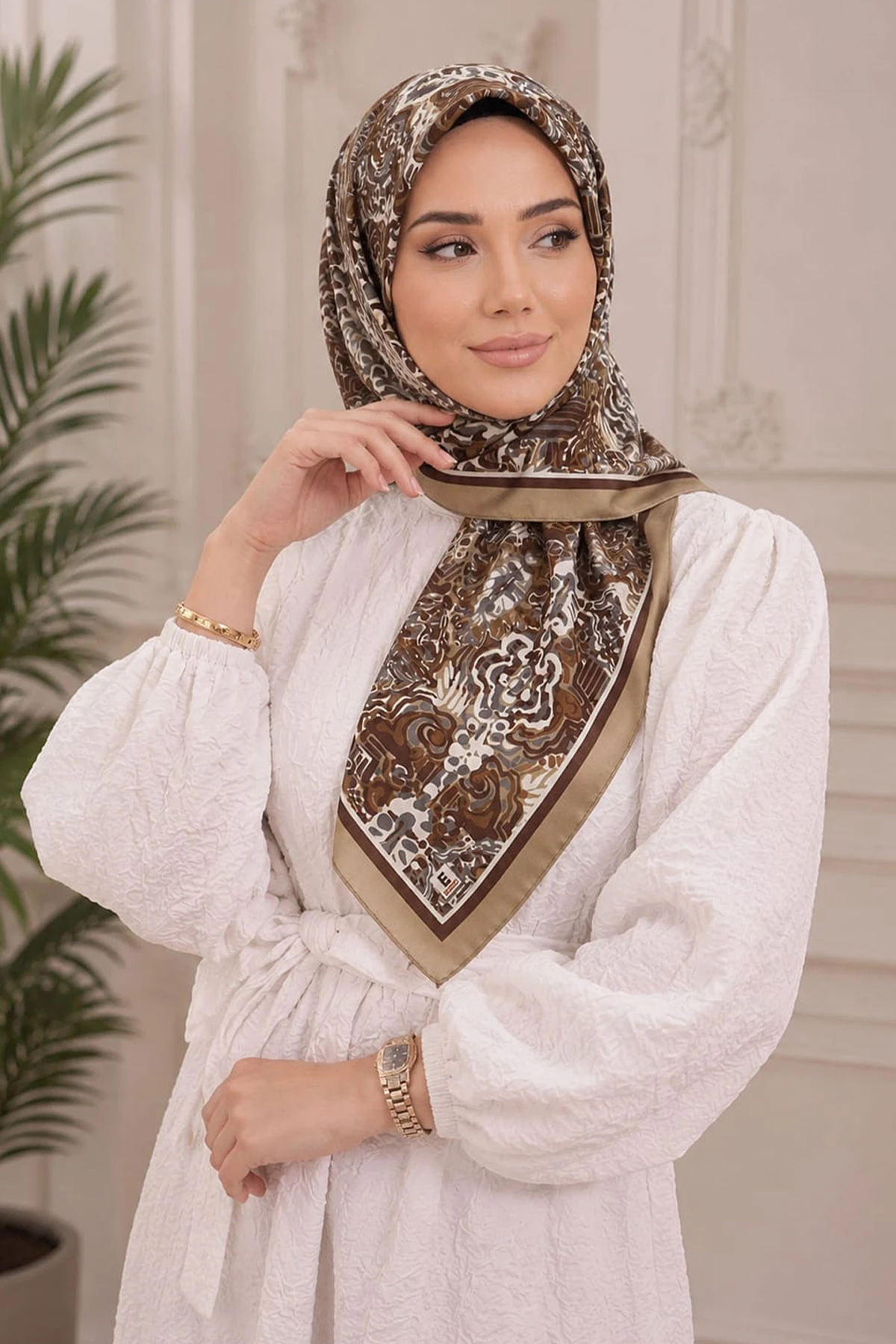 Bej 95x95 Cm Dijital Baskılı Valencia Desen Soft Eşarp 473340