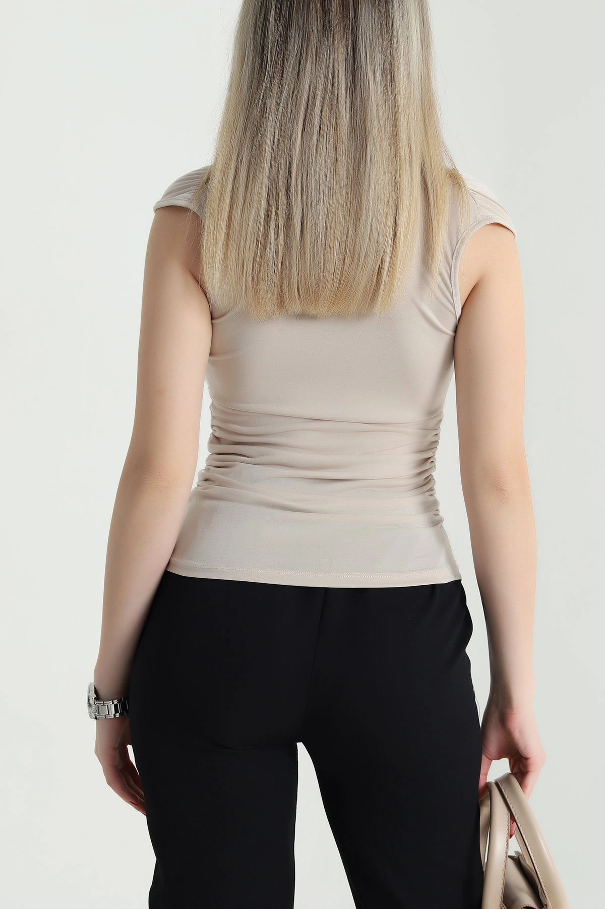Bej Büzgülü Likralı Sandy Kadın Bluz 467870