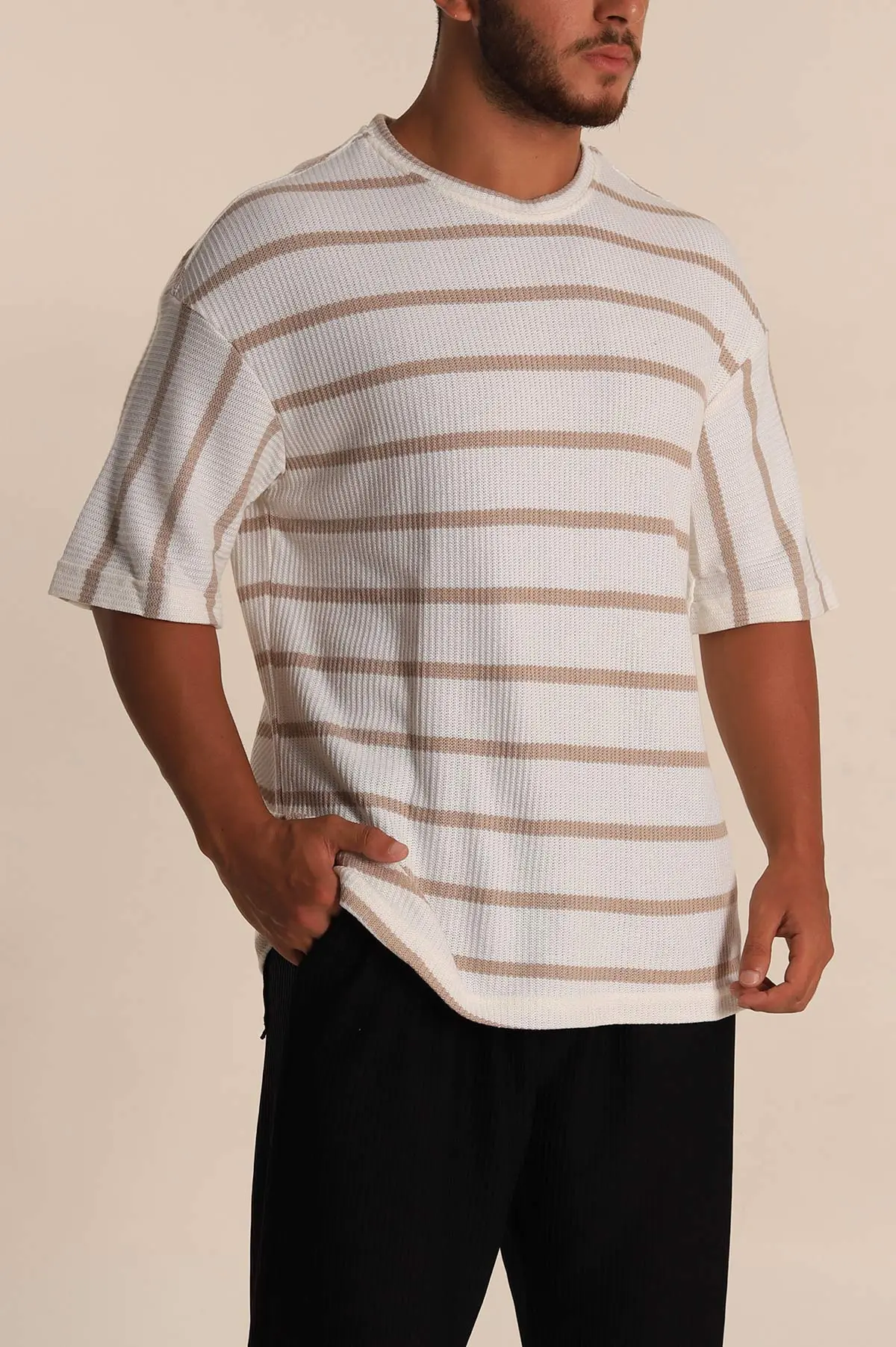 Bej Çizgili Oversize Jakarlı Delikli Erkek Triko Tişört 267399