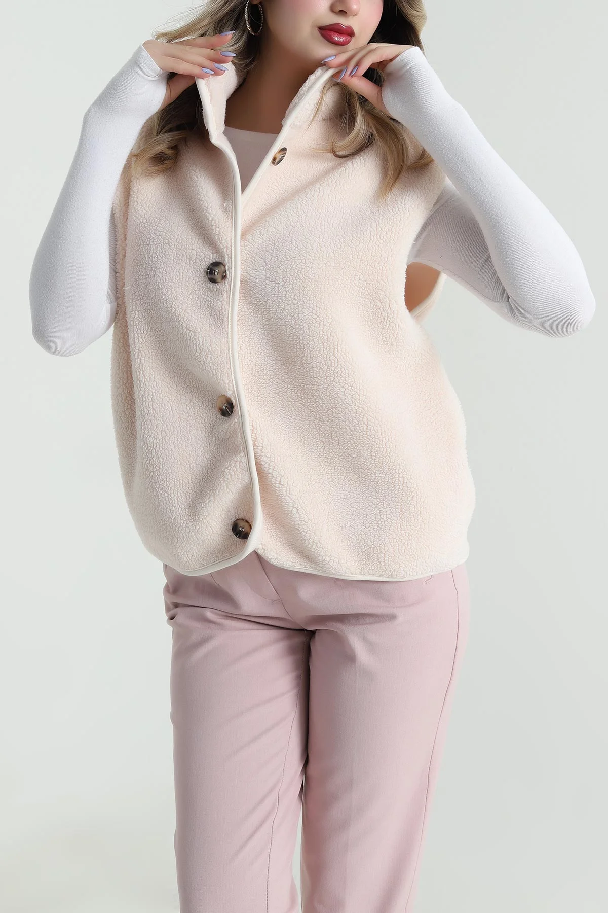 Bej Düğmeli Teddy Kadın Yelek 494531