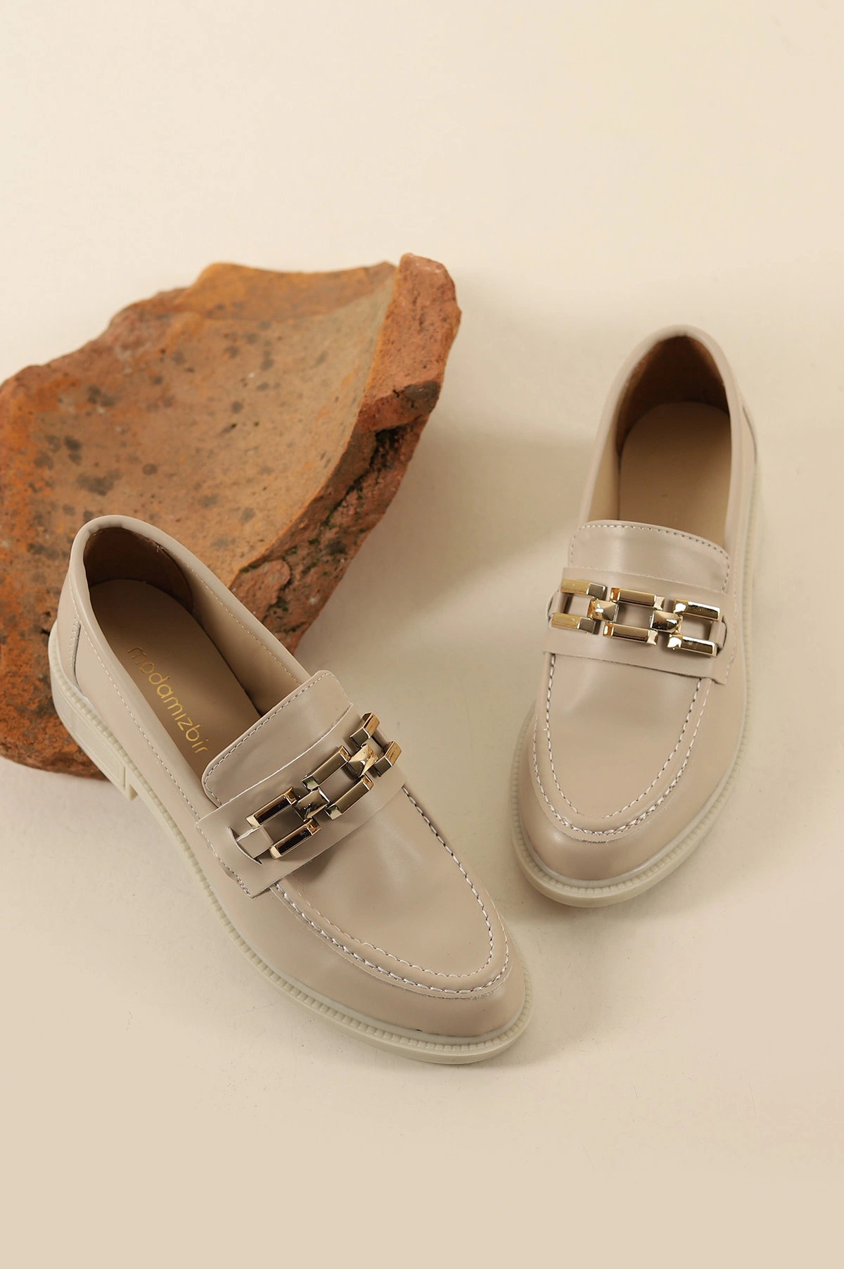 Bej Gold Zincirli Kadın Loafer Ayakkabı 311332