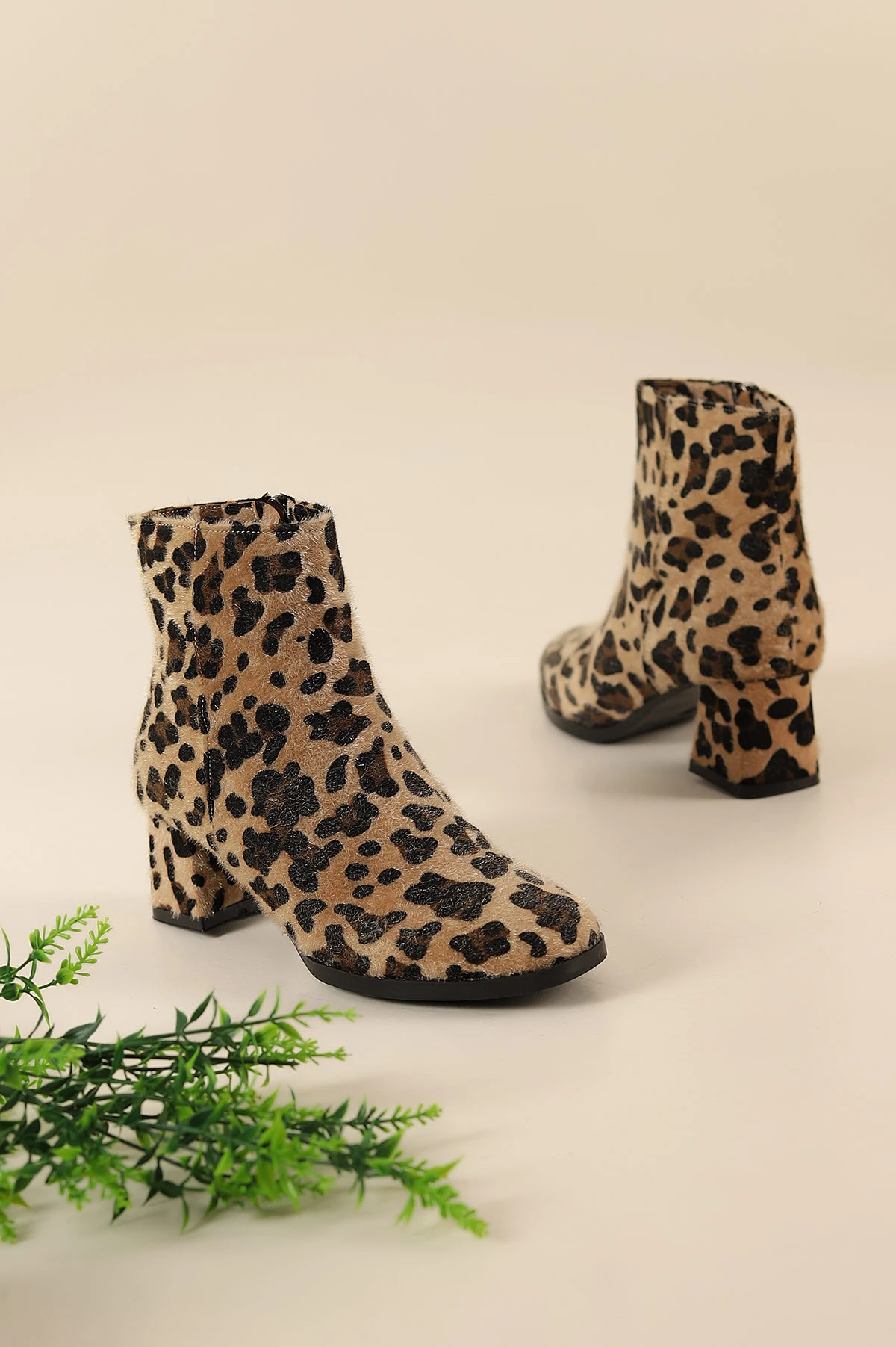 Bej Leopar Desenli Fermuarlı Kadın Topuklu Bot 312720