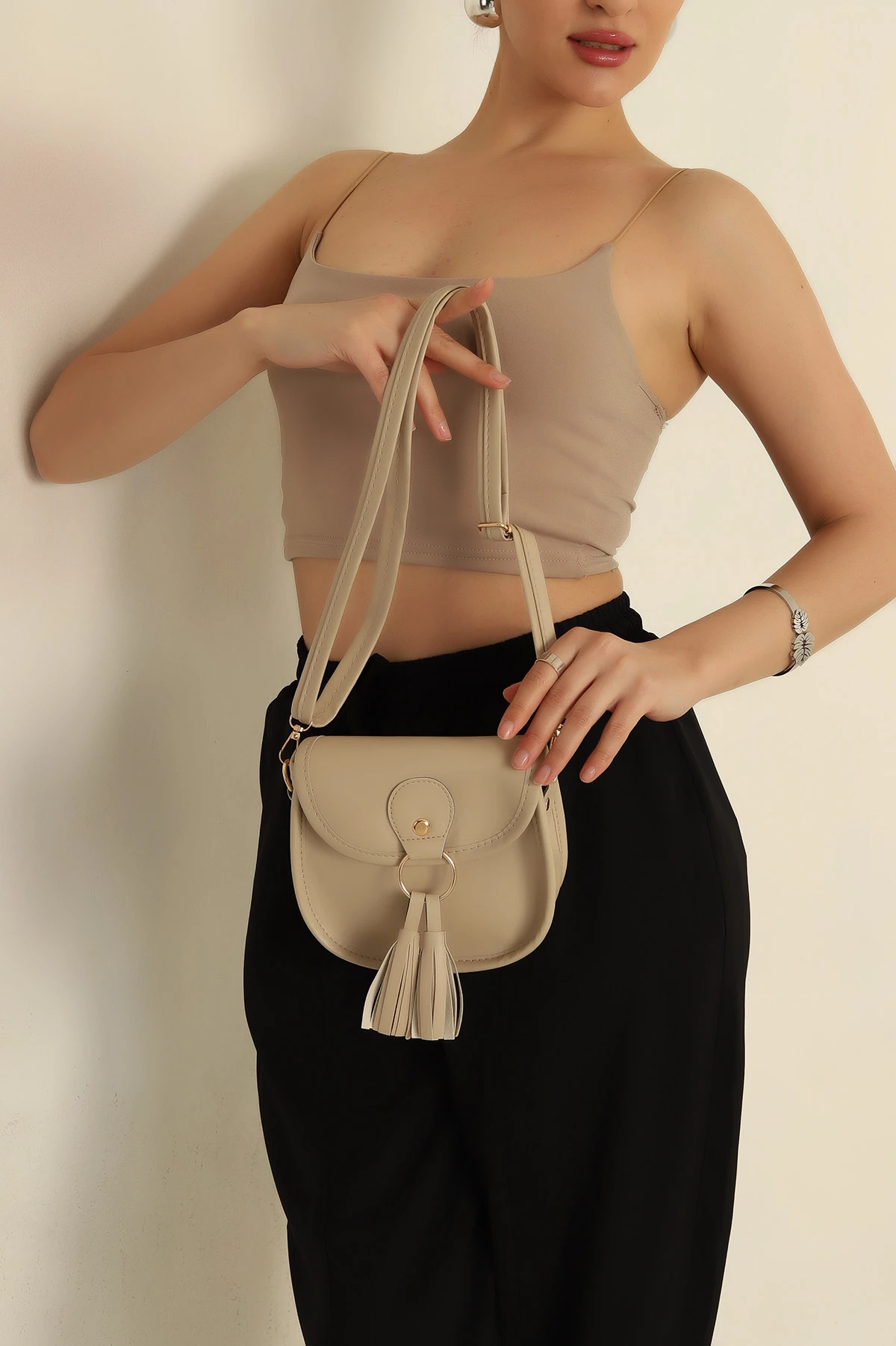 Bej Mini Boy Püskül Detaylı Omuz Çantası 264618