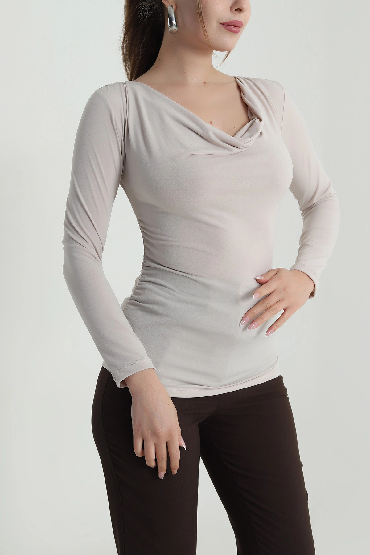 Bej Önü Dökümlü Sandy Kadın Bluz 486971