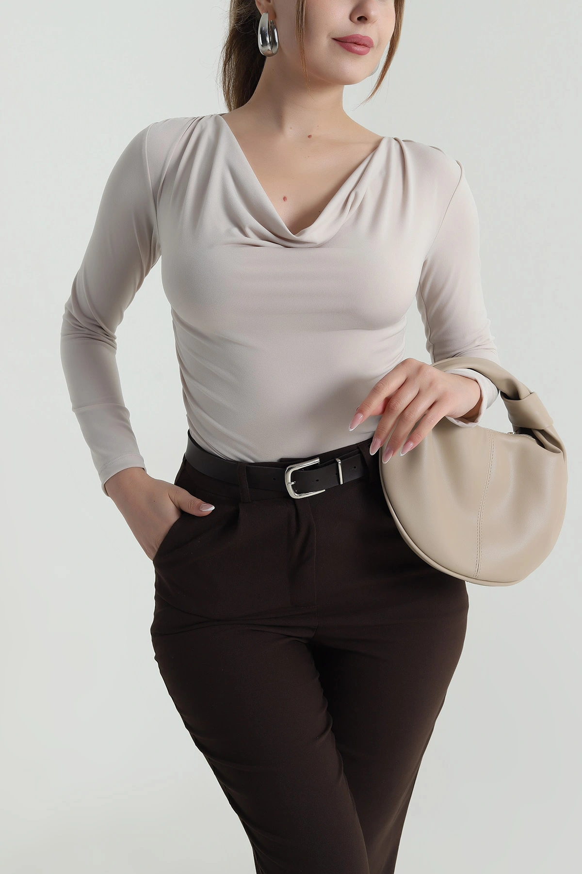 Bej Önü Dökümlü Sandy Kadın Bluz 486971