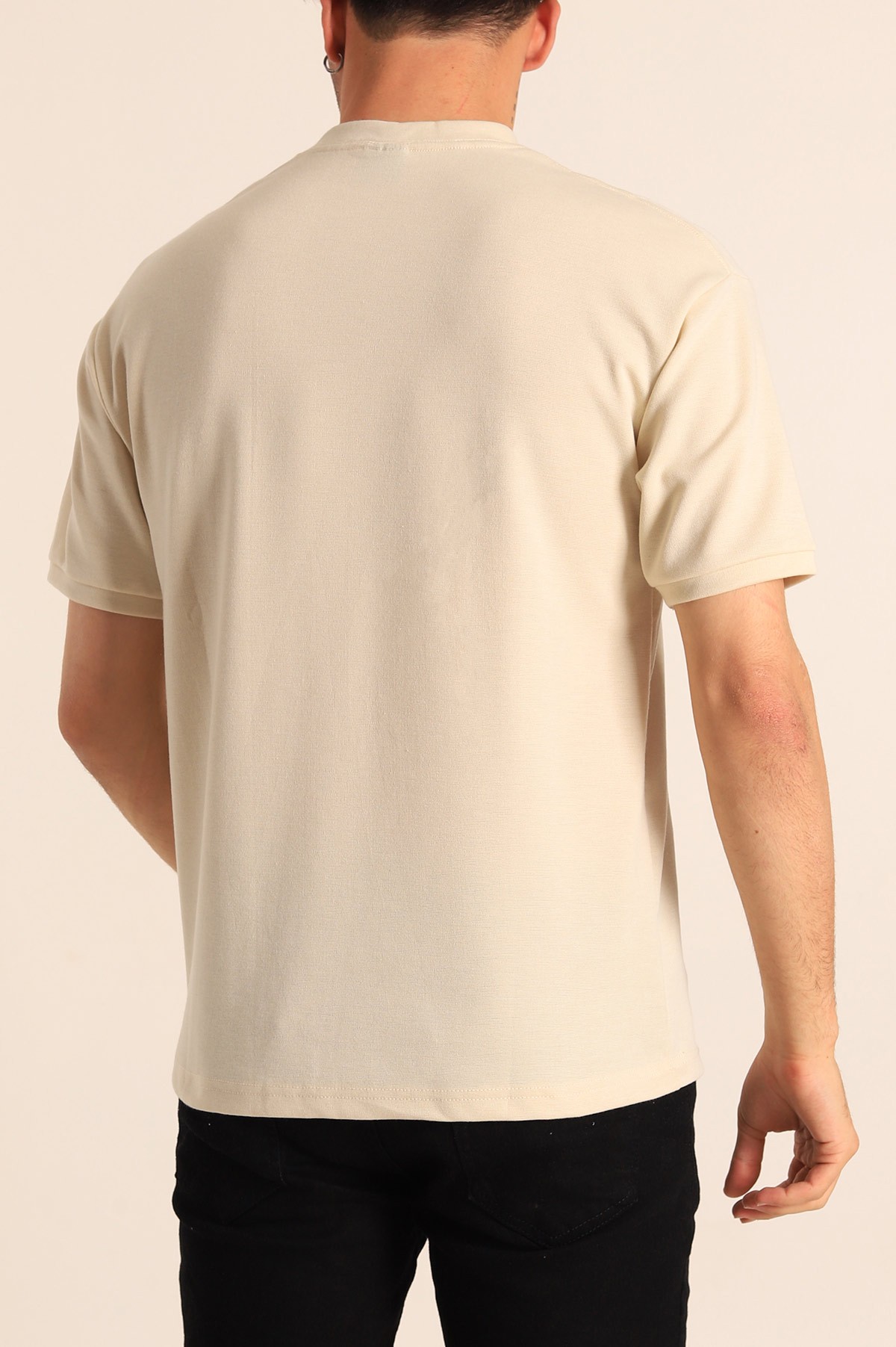 Bej Oversize Kabartma Yazılı Dikişli Erkek Tişört 181819