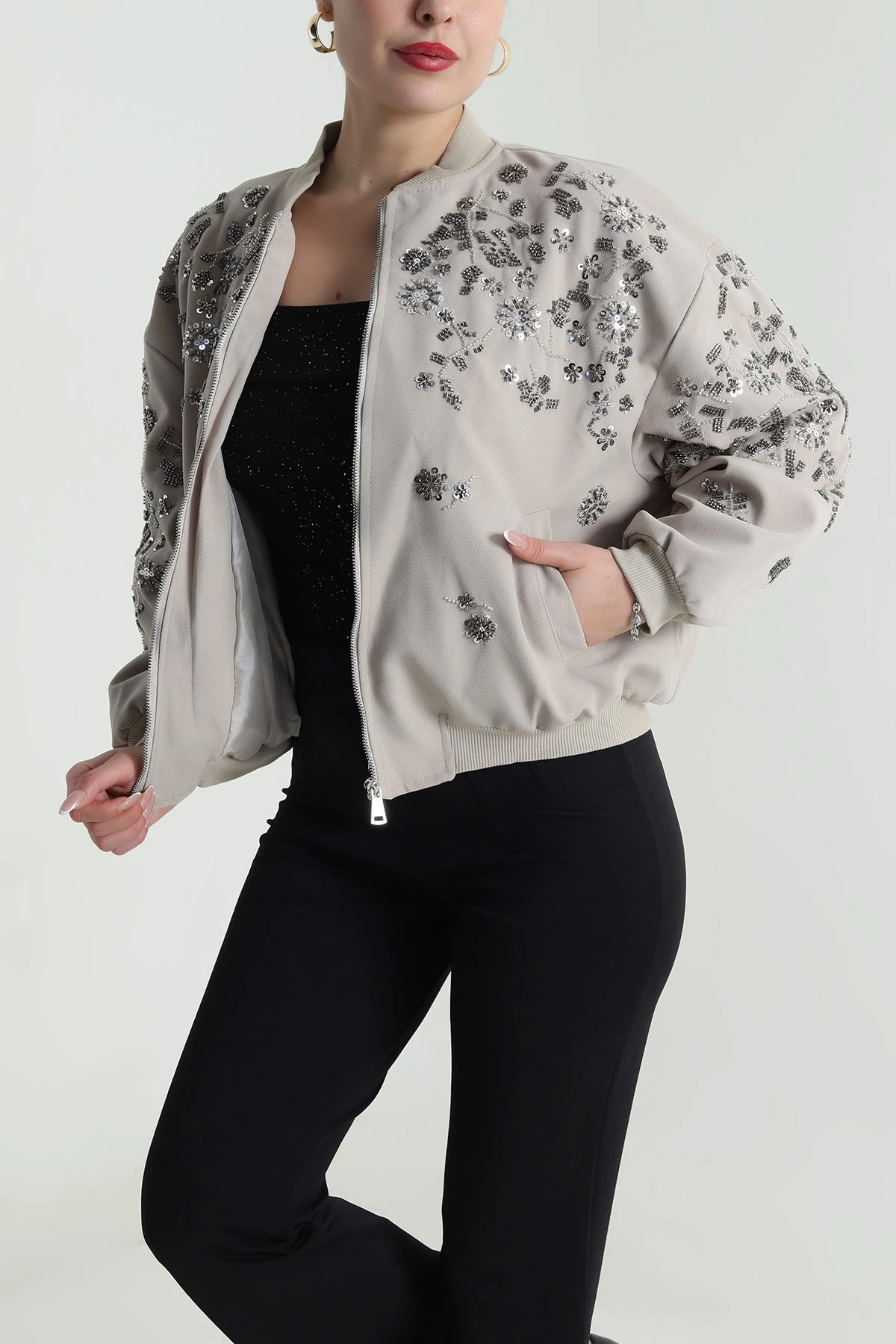 Bej Pul Nakış Detay Işık Kadife Kadın Bomber 491566