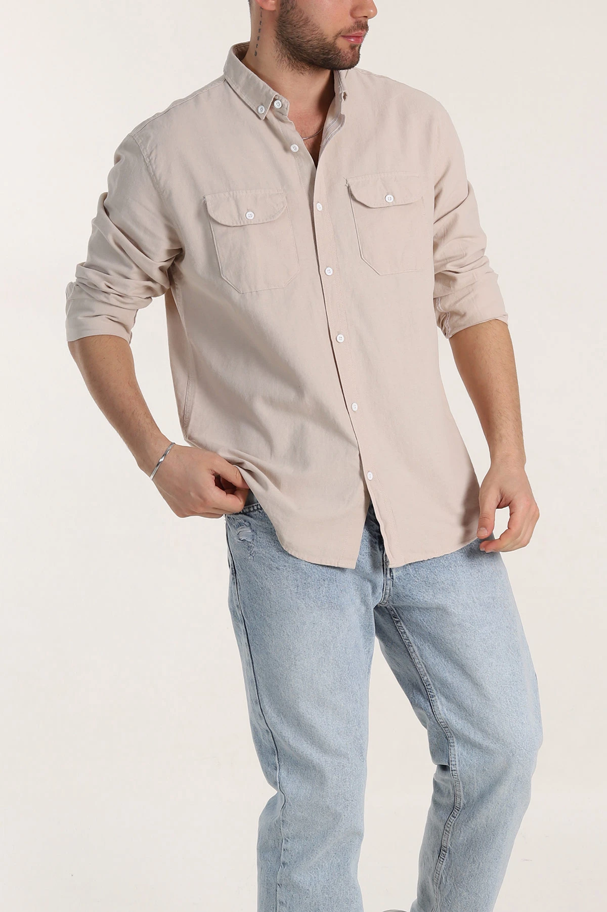 Bej Relaxed Fit Gabardin Çift Cep Detaylı Ata Yaka Erkek Gömlek 339103