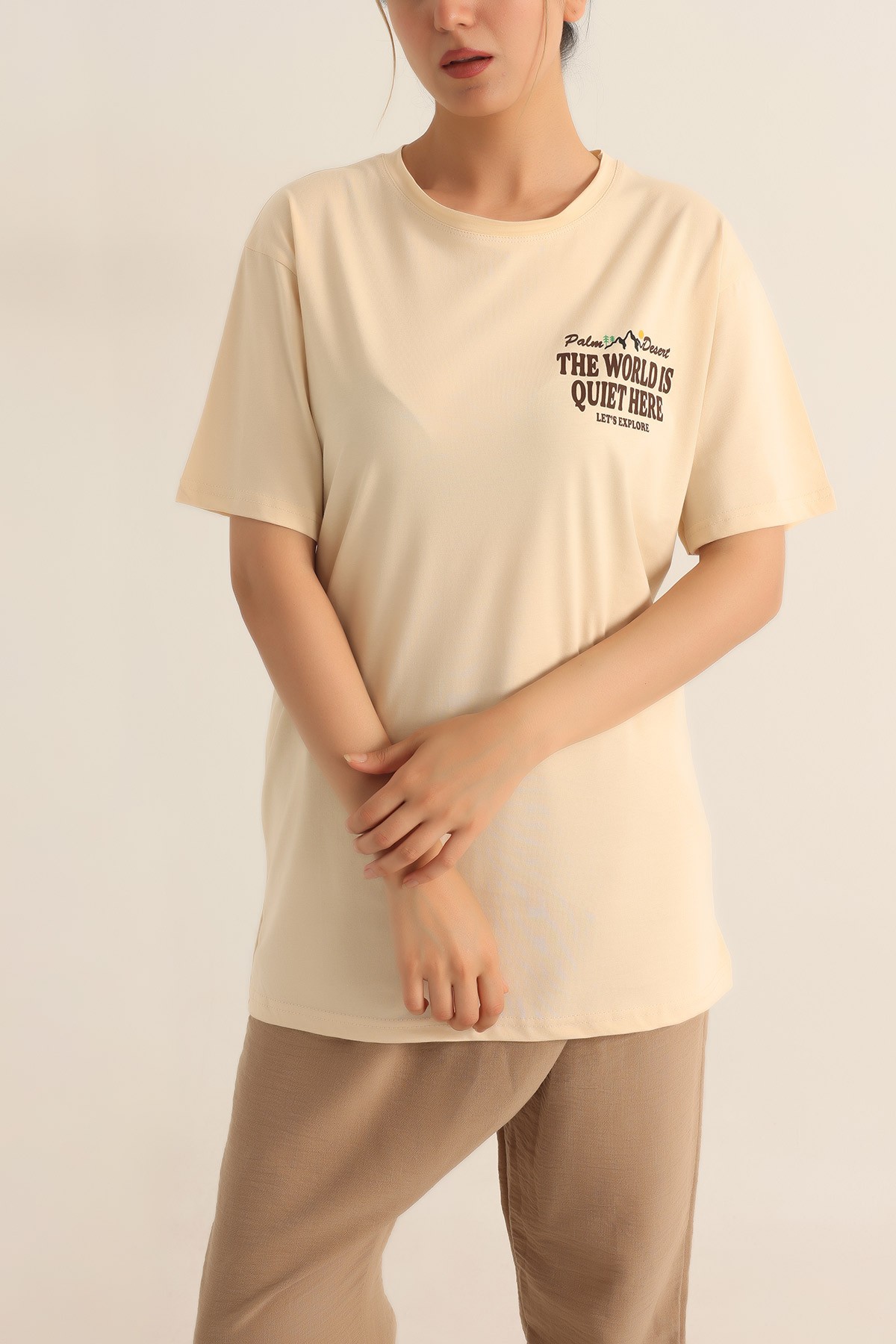 Bej Sırt Baskılı Oversize Tişört 186536