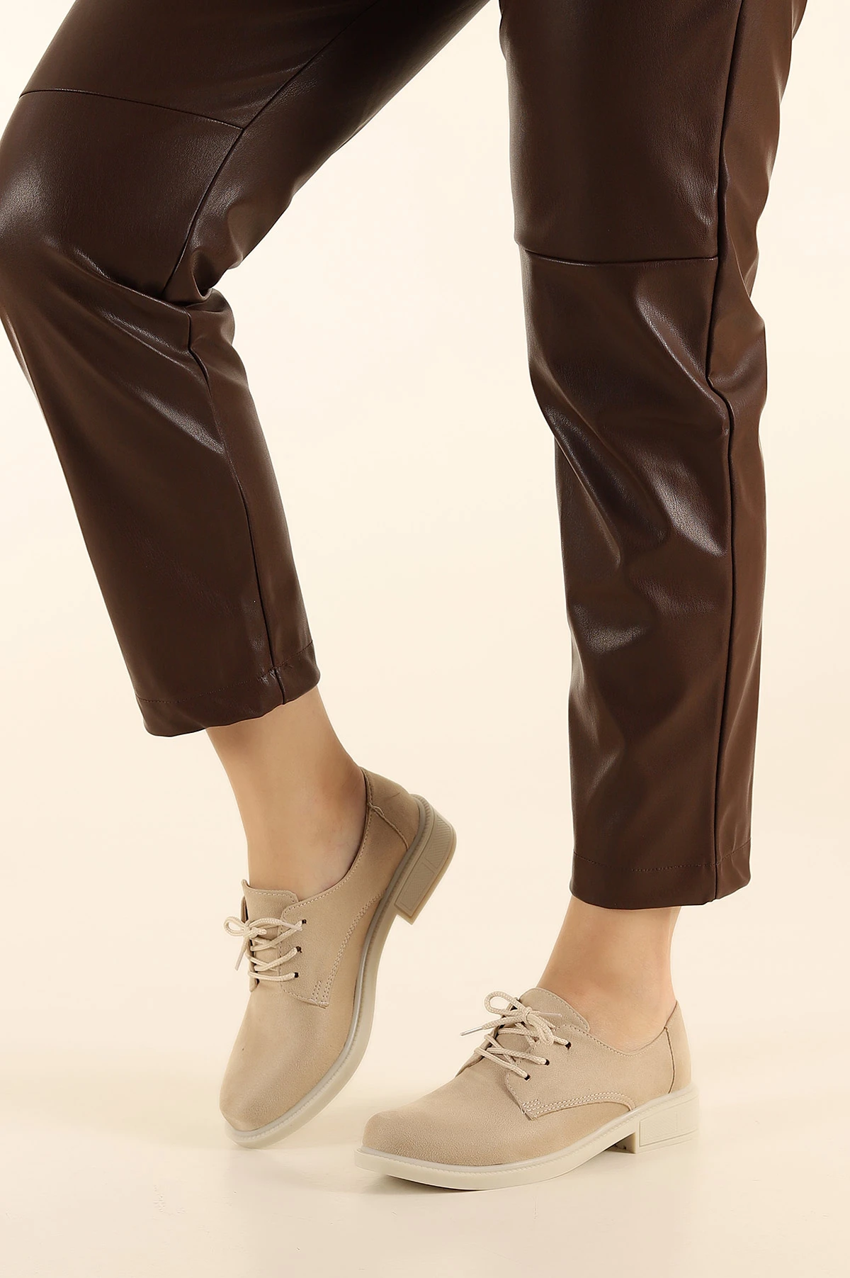 Bej Süet Bağcıklı Kadın Loafer Ayakkabı 307597