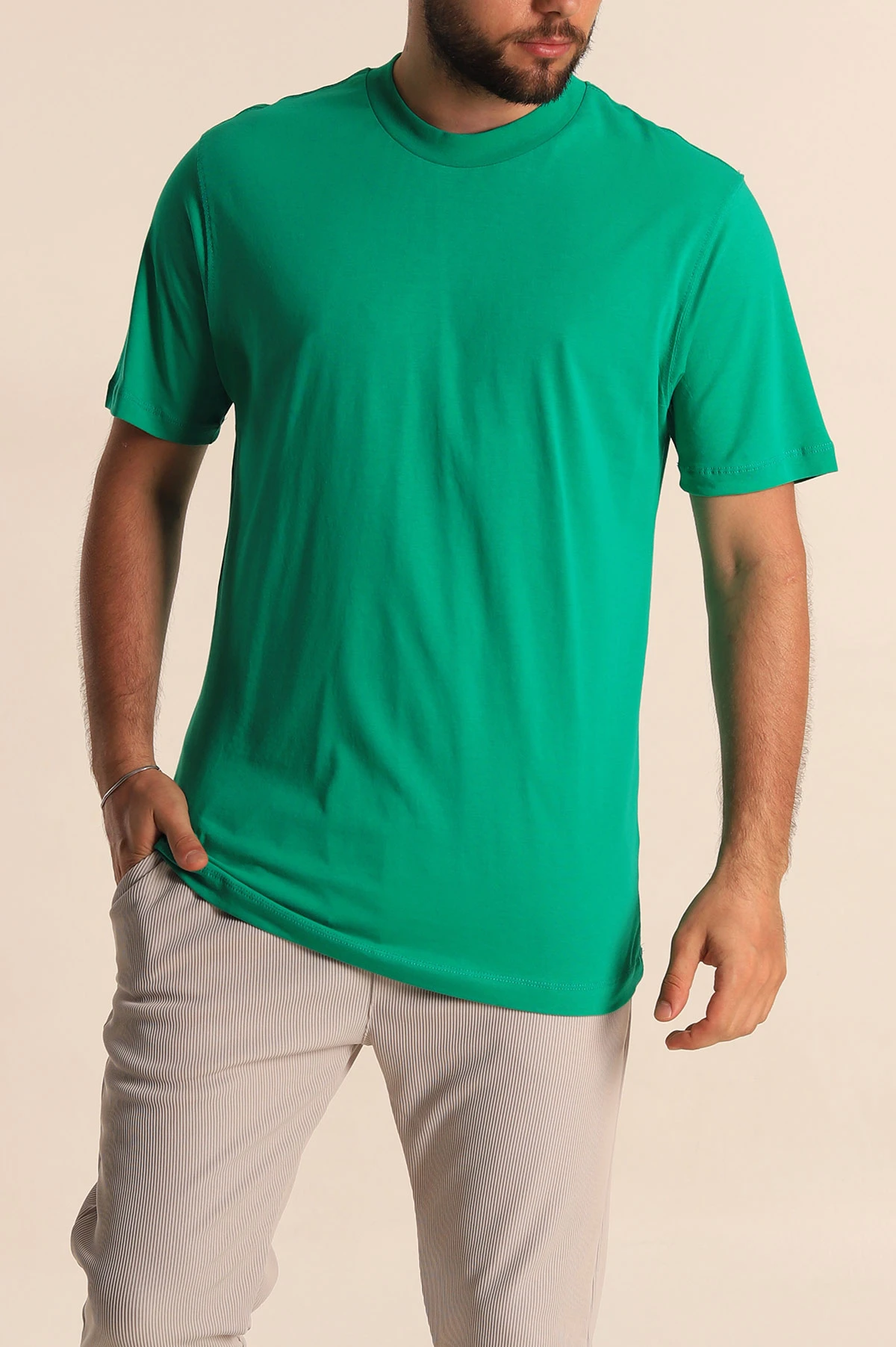 Benetton Yeşili Relaxed Fit Basic Erkek Tişört 279896