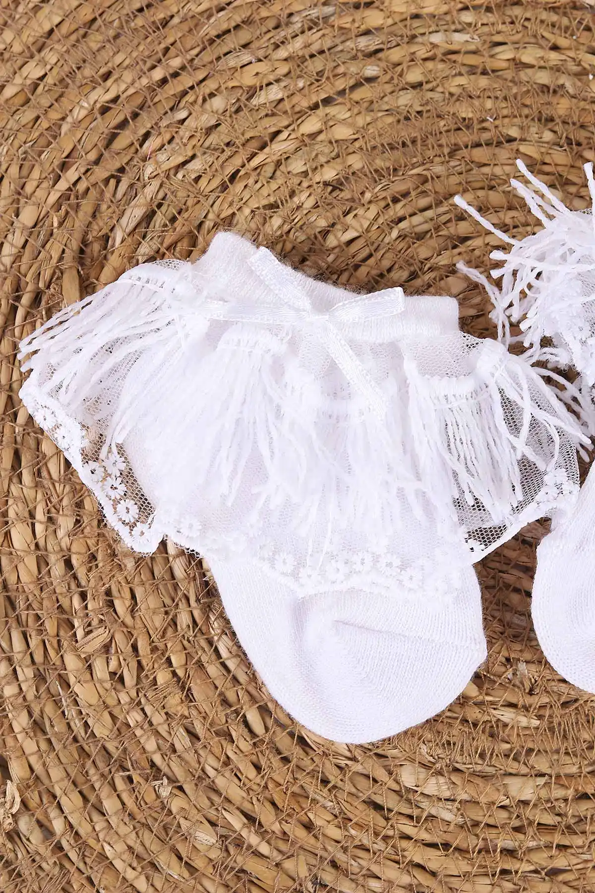 Beyaz (0-6 Ay) Saçaklı ve Tüllü Kız Bebek Çorap 467421