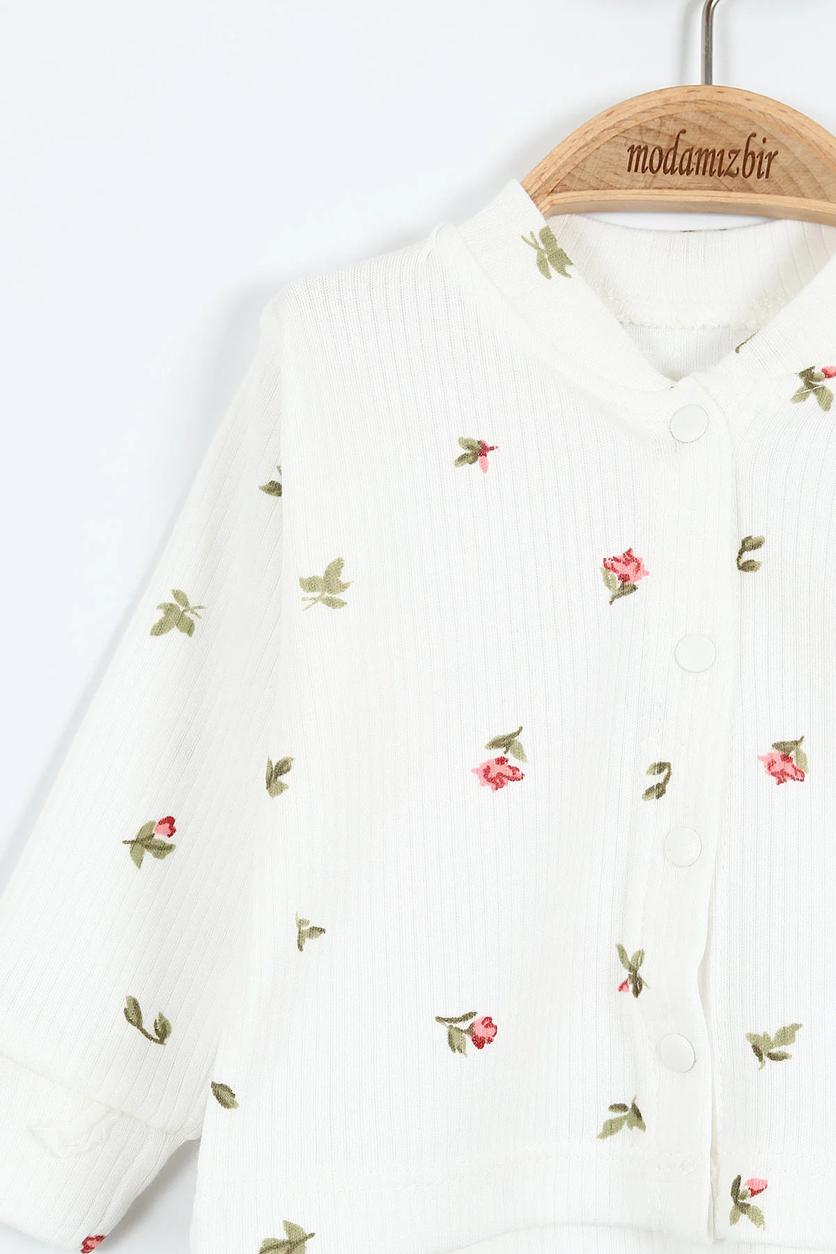 Beyaz (0-9 Ay)Lale Desenli Önü Çıtçıtlı Kız Bebek Pijama Takımı 375225