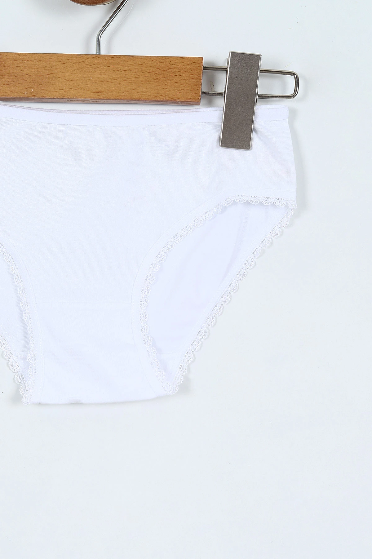Beyaz (2-11 Yaş)  Dantelli Likralı Kız Çocuk Slip Külot 404078