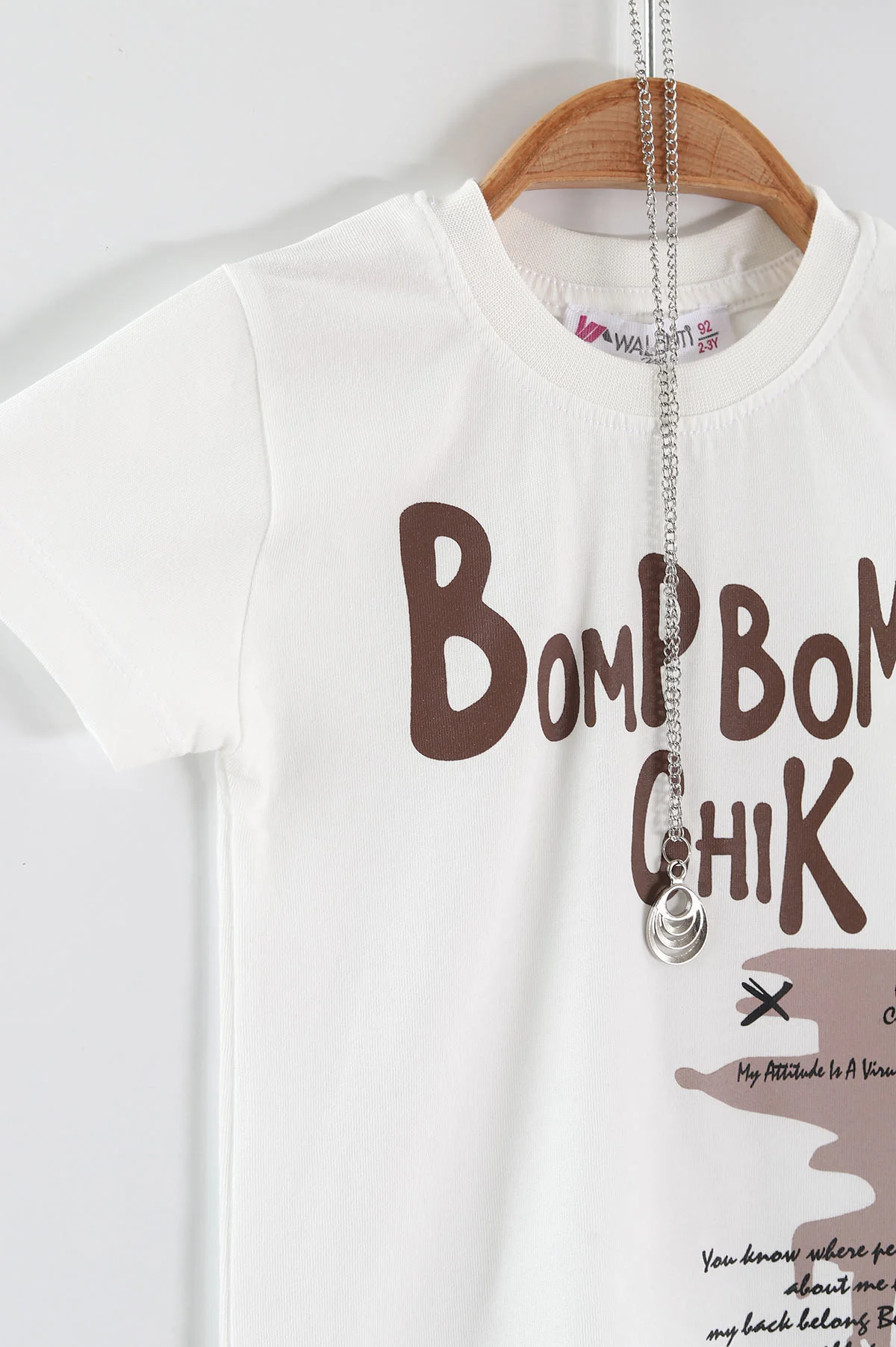 Beyaz (2-6 Yaş) Bomp Baskılı Süprem Tişörtlü Gabardin Şortlu Kolyeli Erkek Çocuk Yazlık Takım 451496
