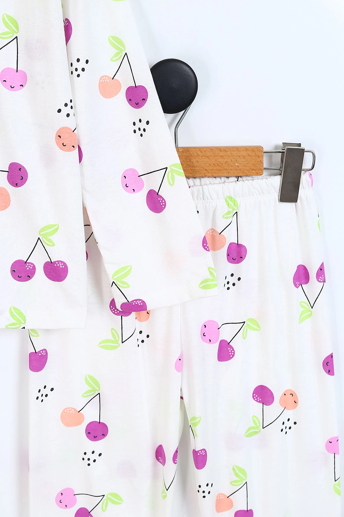 Beyaz (3-8 Yaş) Kiraz Baskılı Ön Düğmeli Kız Çocuk Pijama Takım 337884