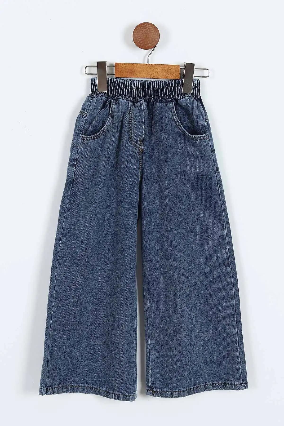 Beyaz (5-10 Yaş)Happy Holidays  Nakışlı Sweatli Bol Paça Kot Pantolonlu Kız Çocuk 2'li Takım 416189