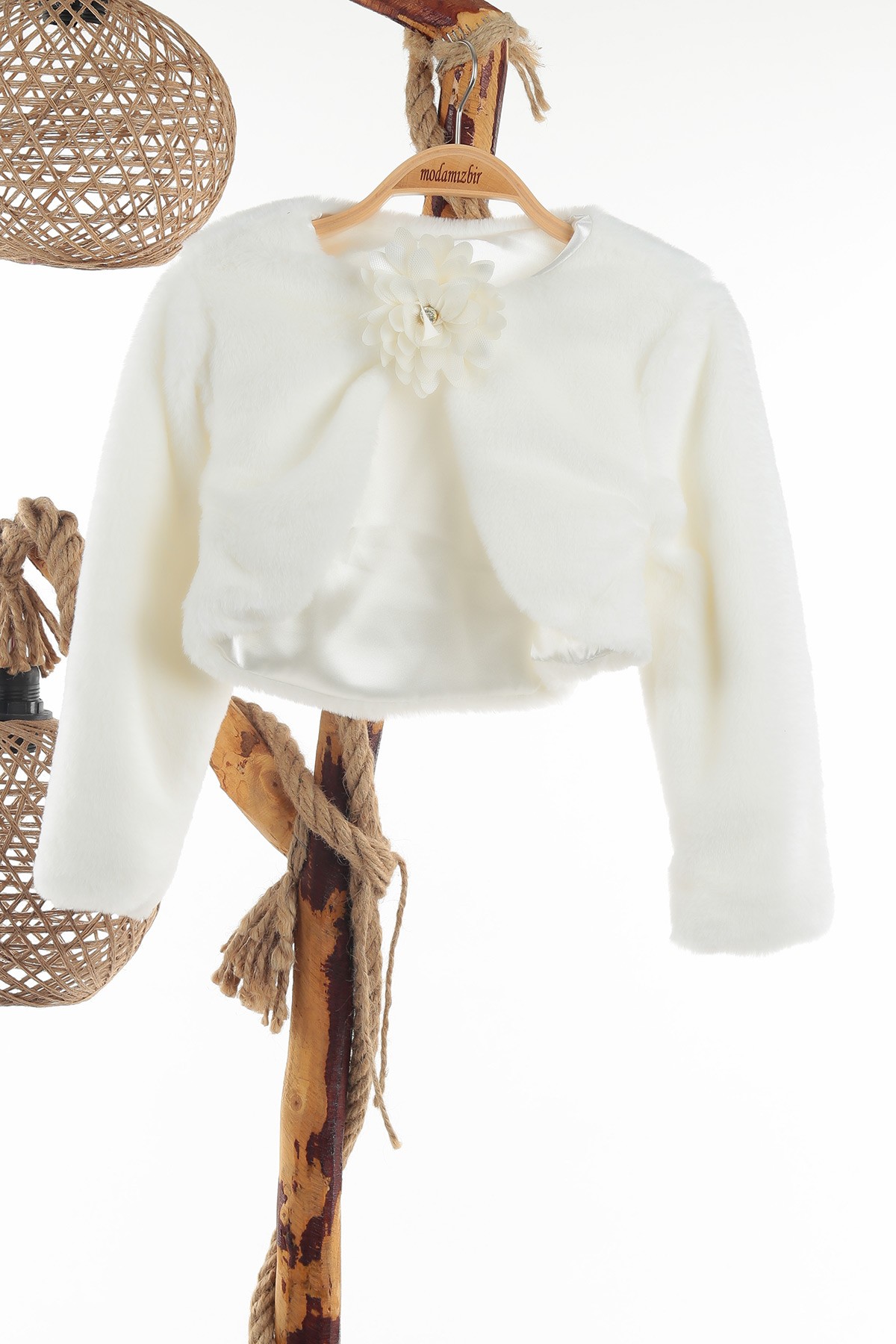 Beyaz (5-8 Yaş) Çiçek Bronşlu Kız Çocuk Bolero 137984