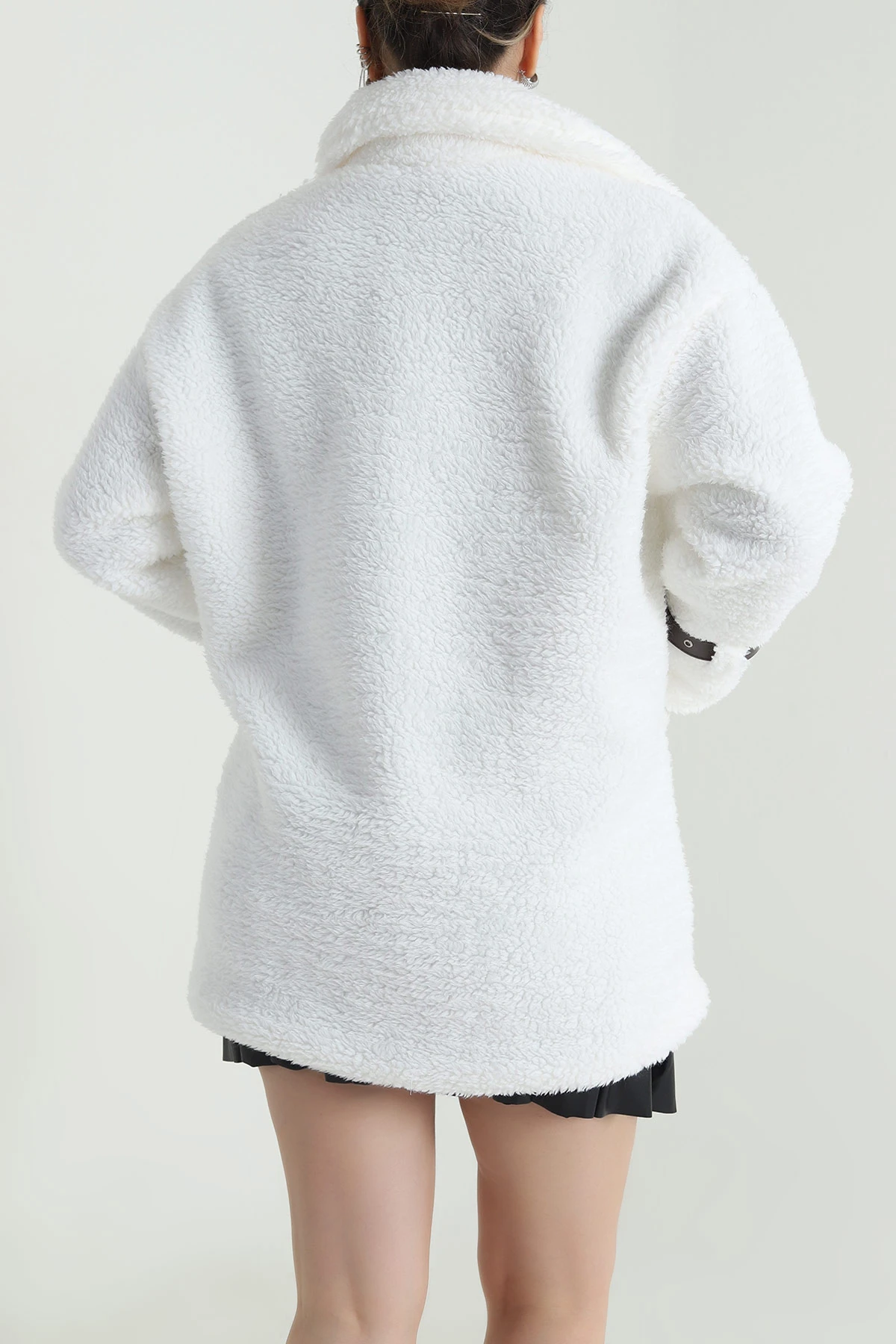 Beyaz Astarlı Cepli Peluş Kadın Mont 492194