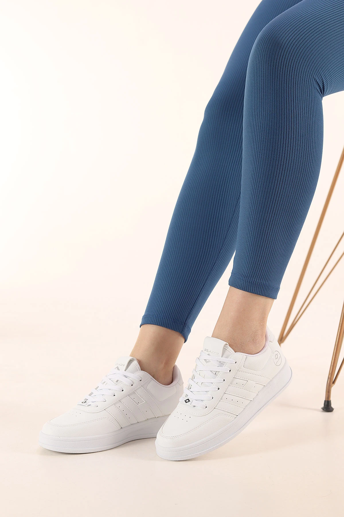 Beyaz Bağcıklı Yüksek Taban Kadın Spor Ayakkabı 401239