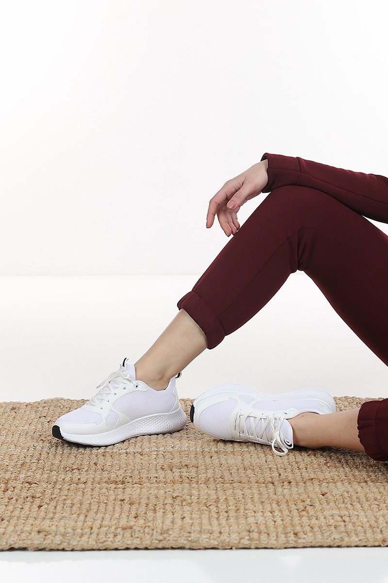 Beyaz Bağcıklı Yüksek Taban Spor Ayakkabı 104546
